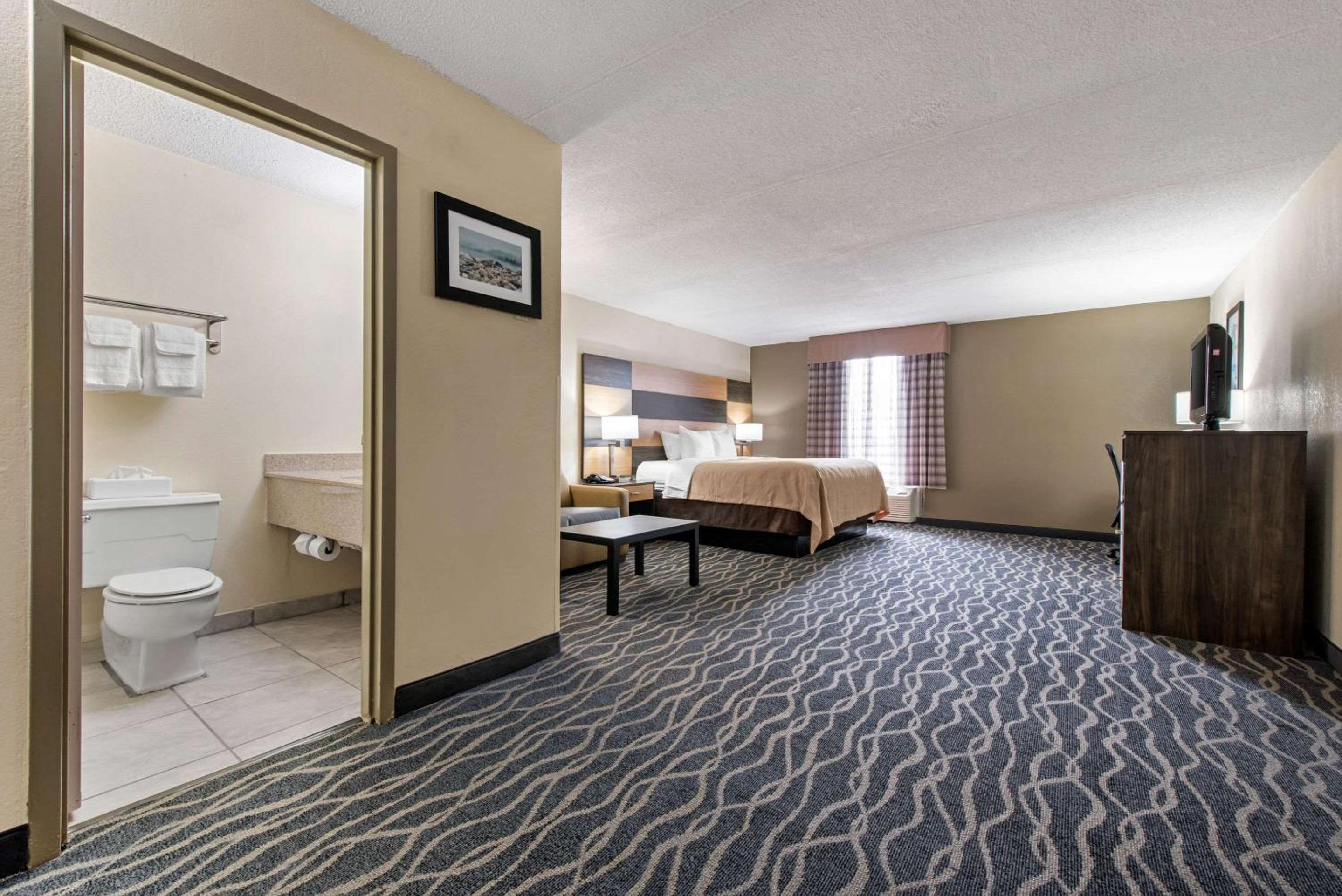 King Suite - Photo 4