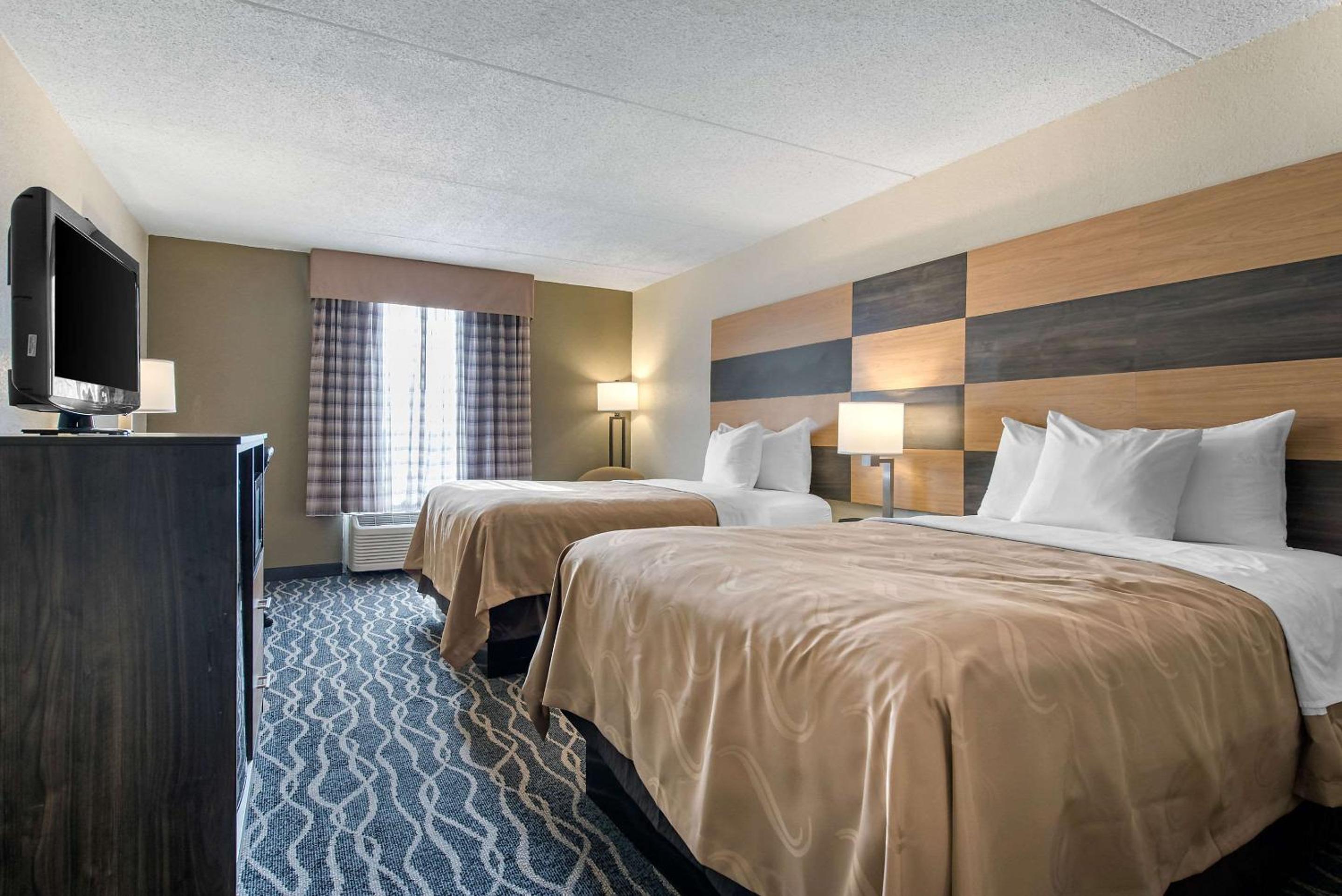 Double Room with Two Double Beds - Photo 1
