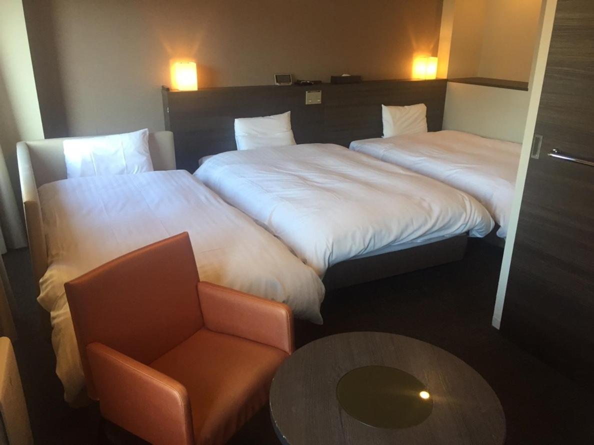 Large Twin Room - Non-Smoking - Photo 9