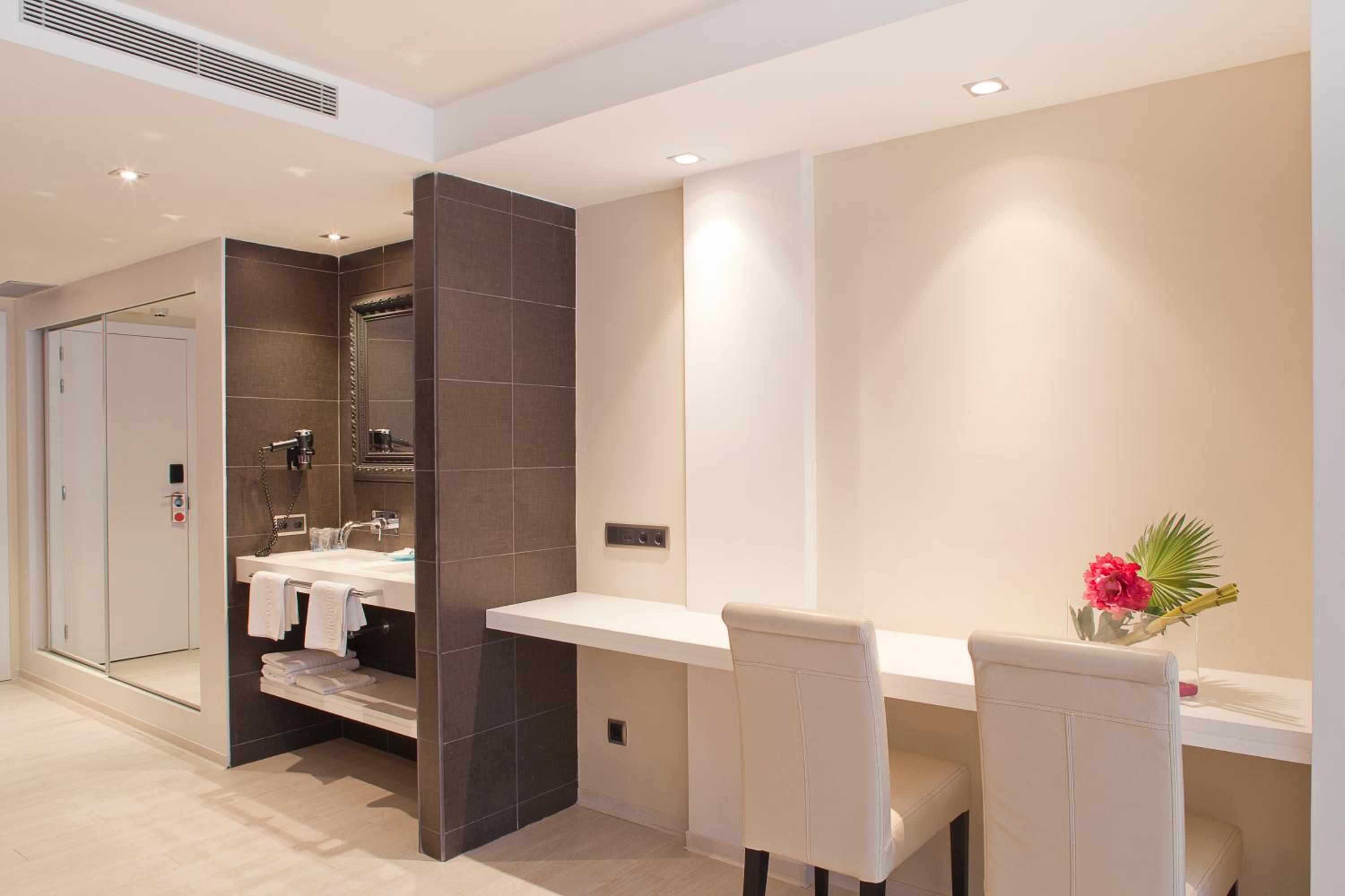 Comfort Double Room with Spa Bath, photo 7