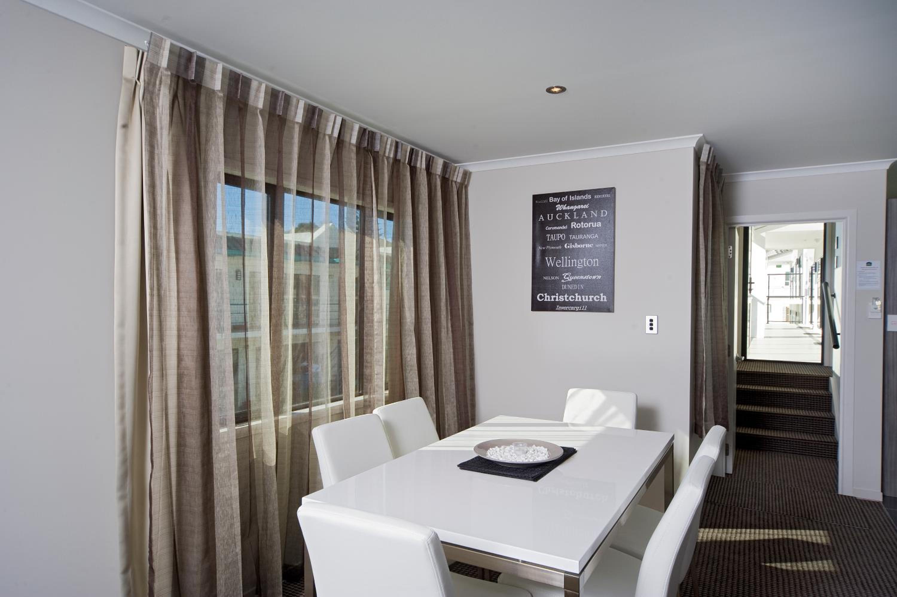 Presidential Suite thumbnail 5