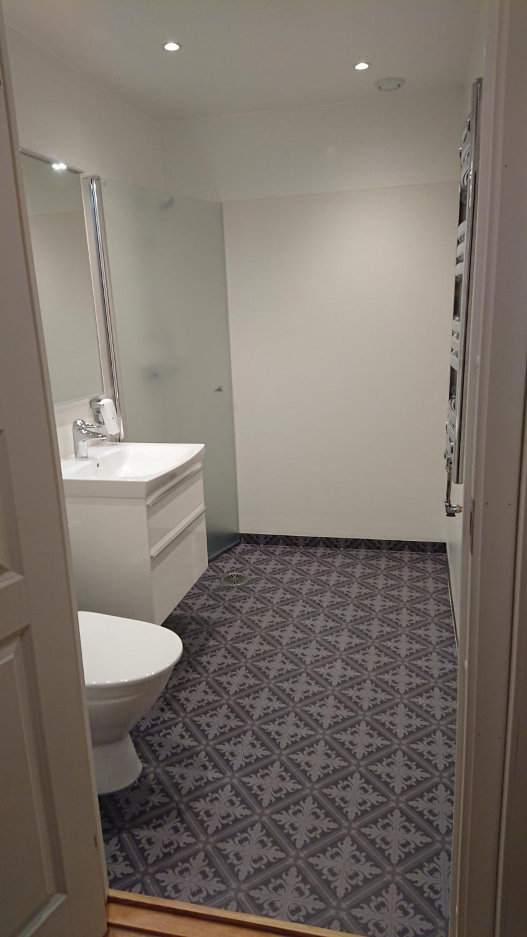 Superior Queen Room with Queen Bed - Non-Smoking - Photo 8