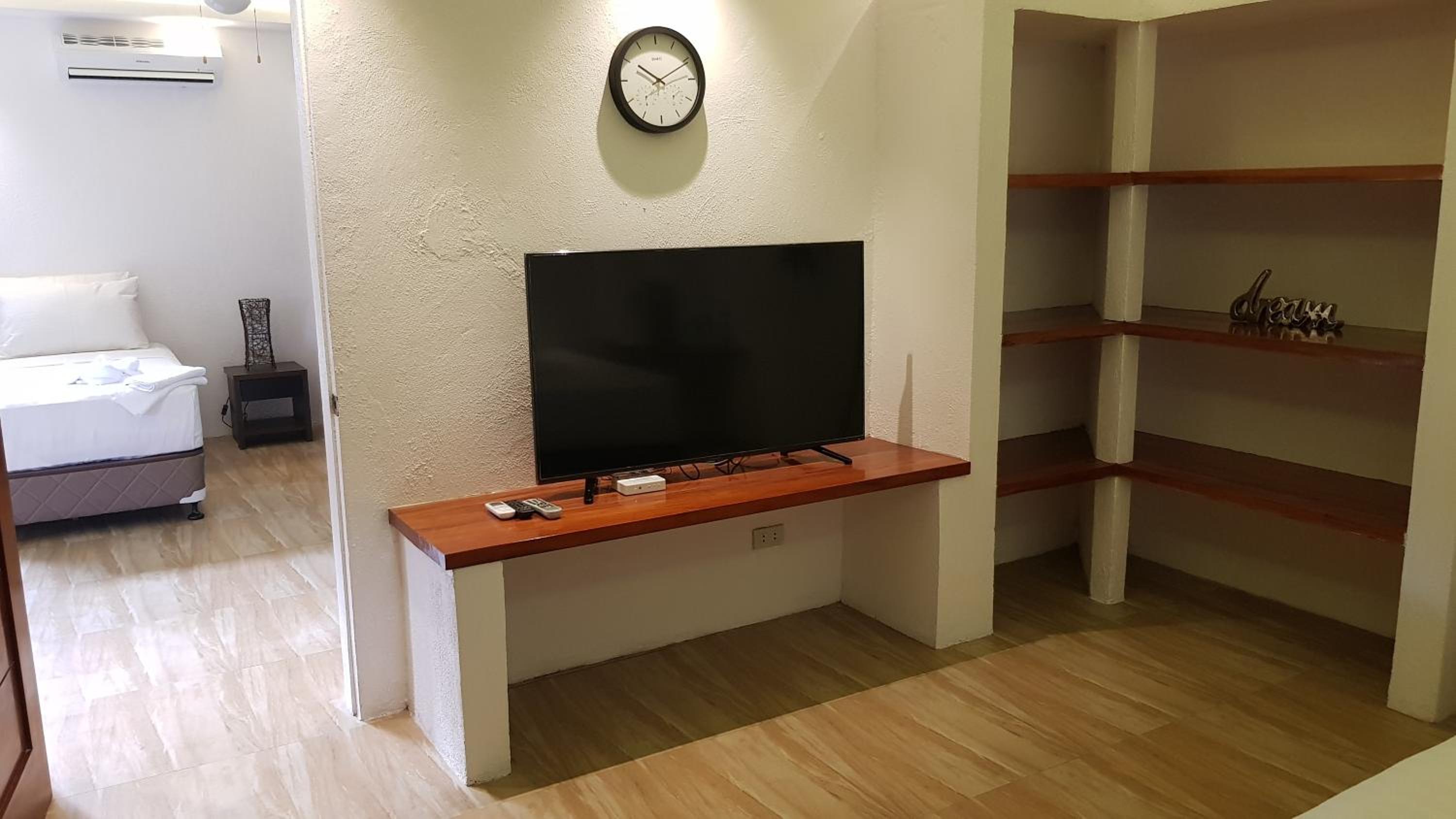 Two-Bedroom Suite - Photo 4