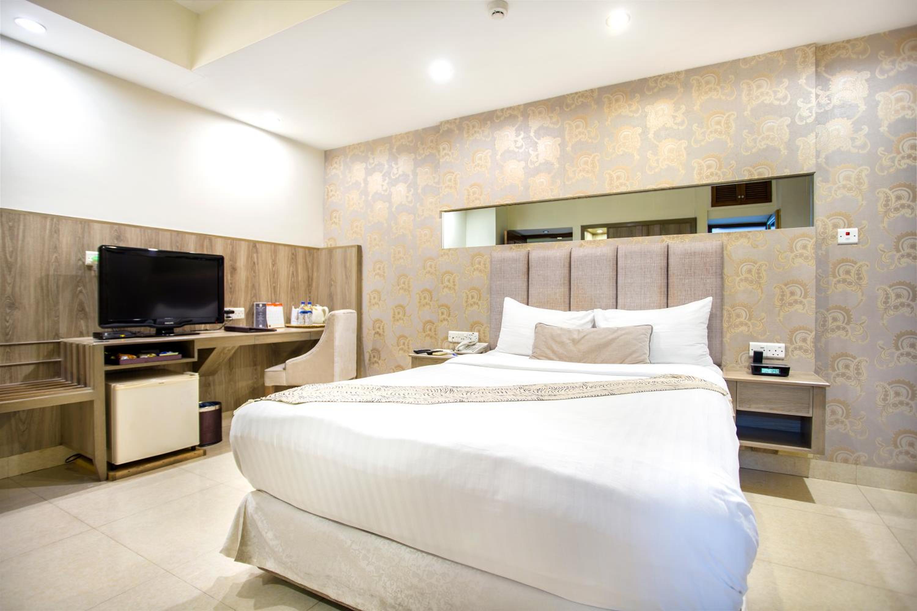 Deluxe Queen Room photo 2