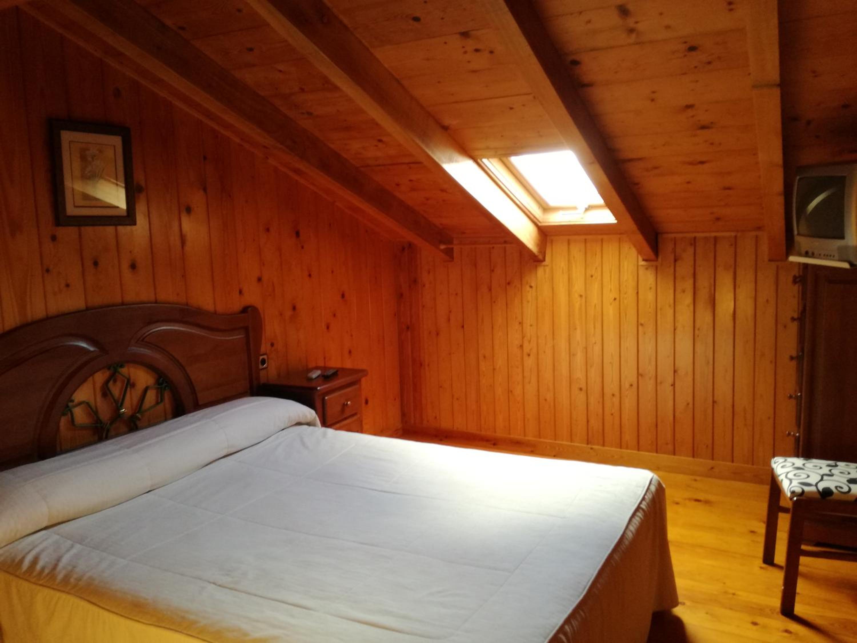 Superior Family Room - Photo 9
