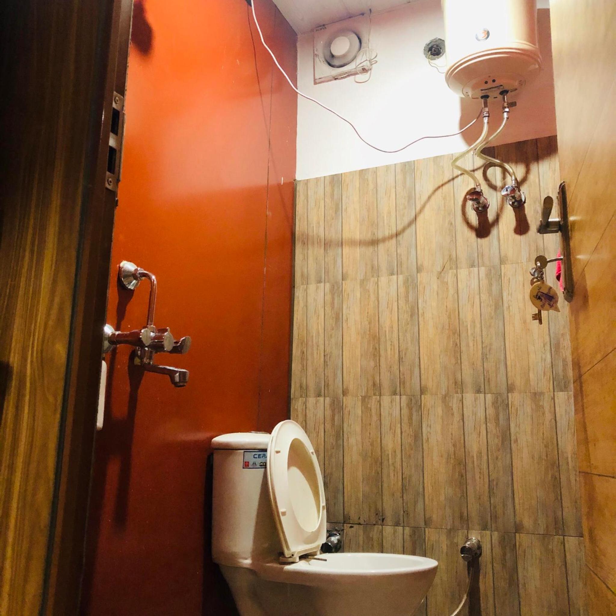 Budget Double Room - Photo 4