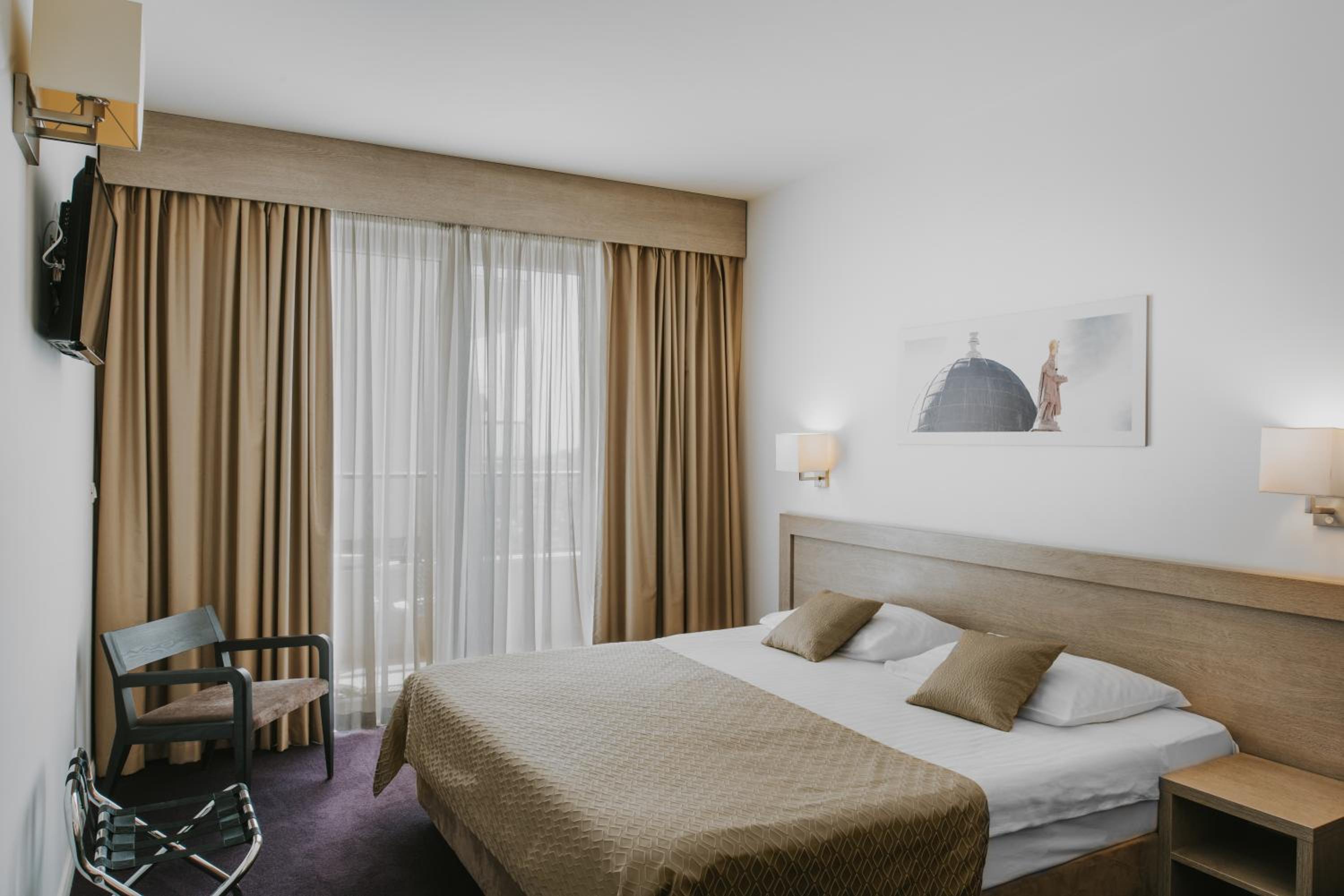 Standard Double or Twin Room - Photo 4