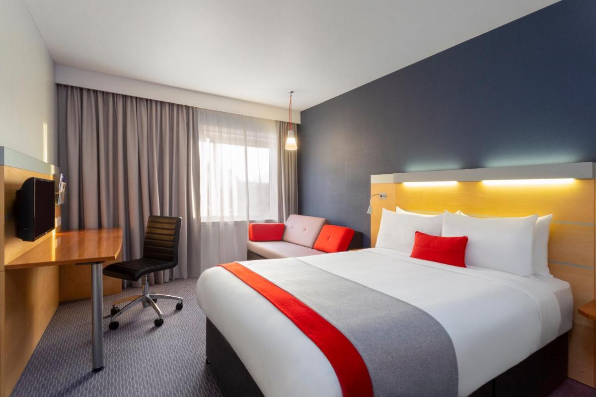 Standard Double Room with Sofa Bed and Free Hot Breakfast - Photo 1