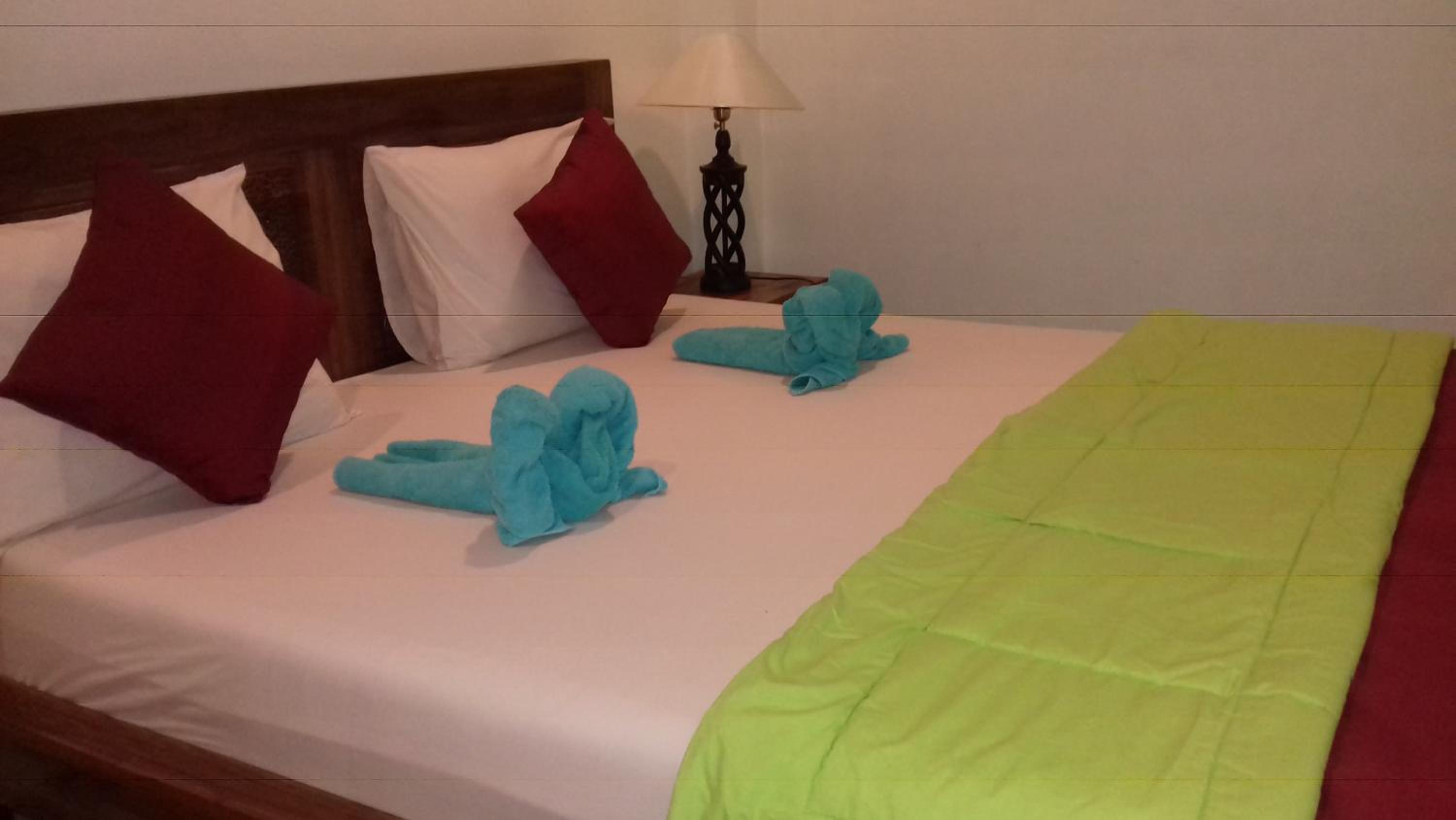 Double Room with Balcony - Photo 12