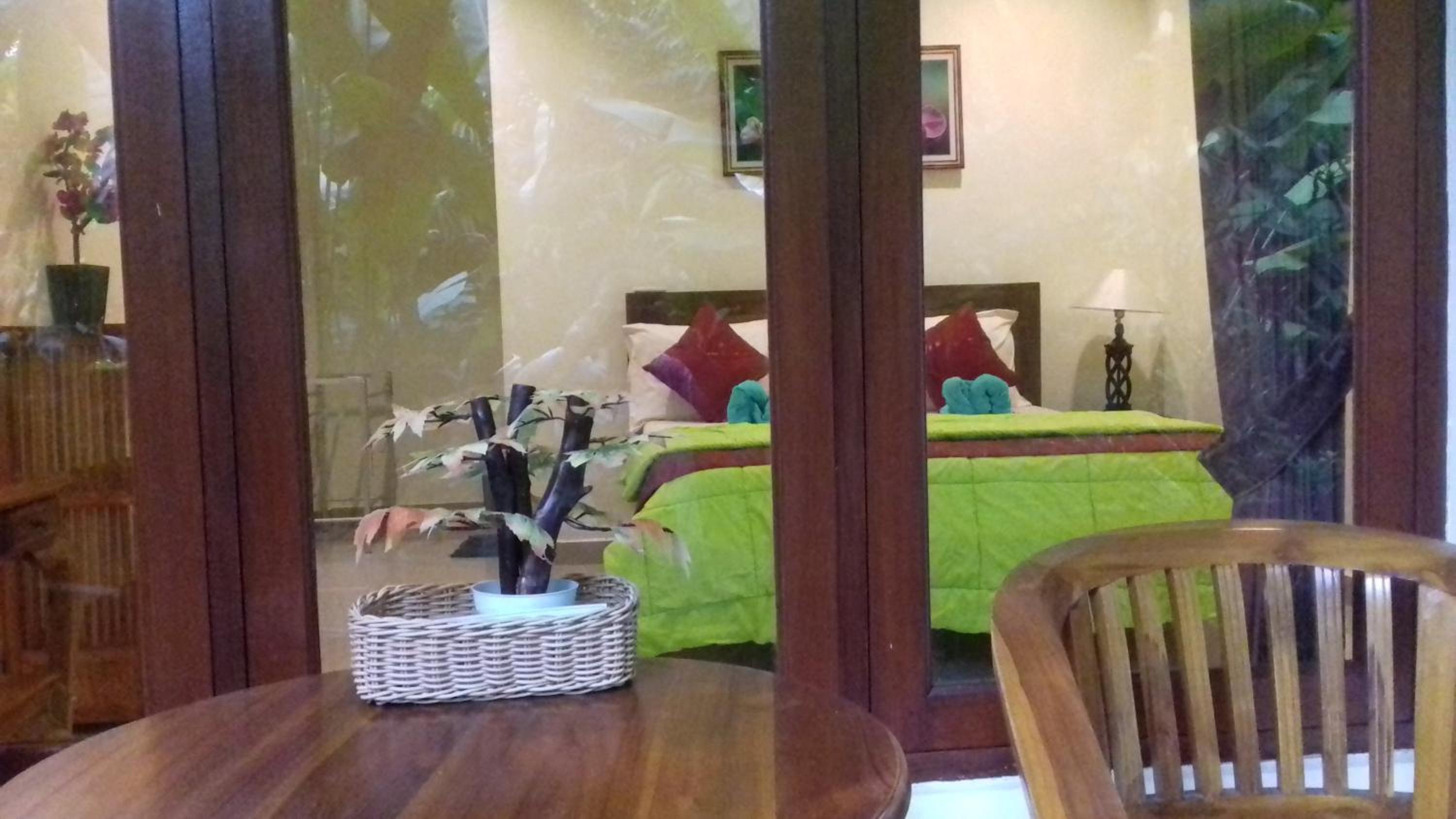 Double Room with Balcony - Photo 8