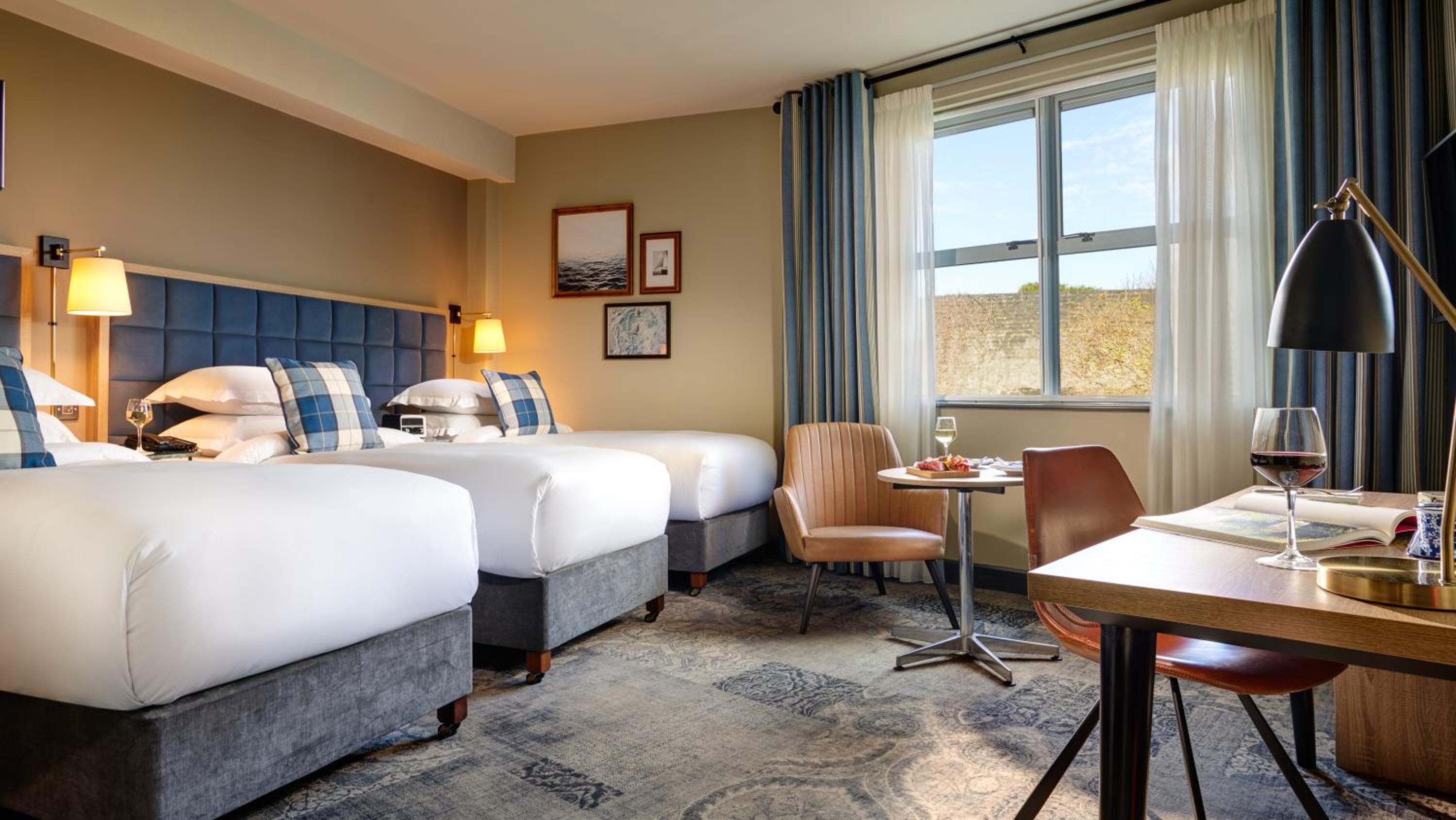Deluxe Double & Single Room - Photo 1