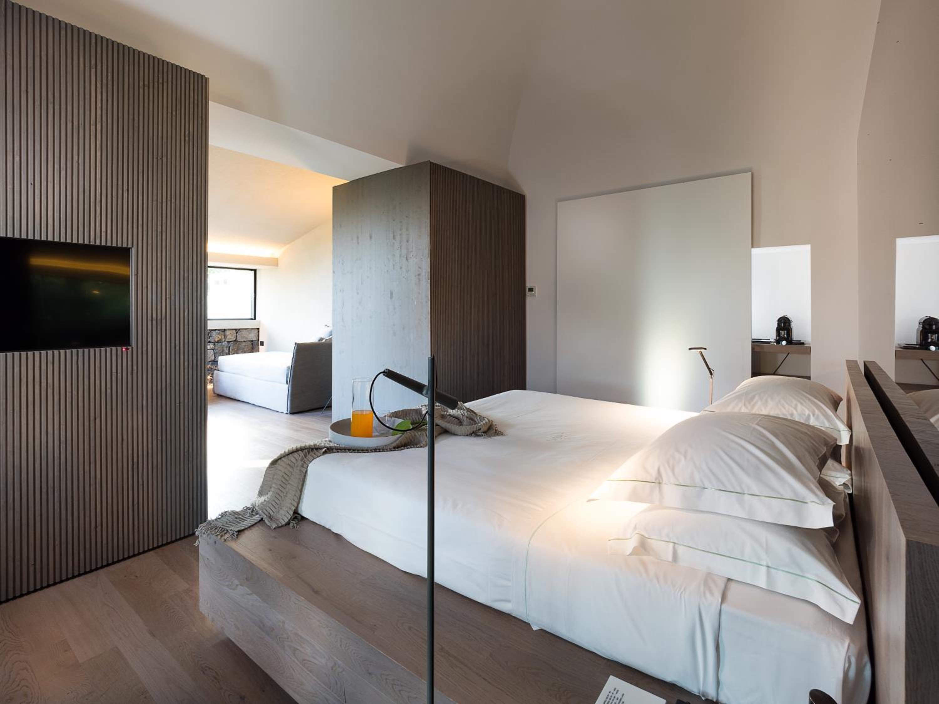 Suite - Photo 3