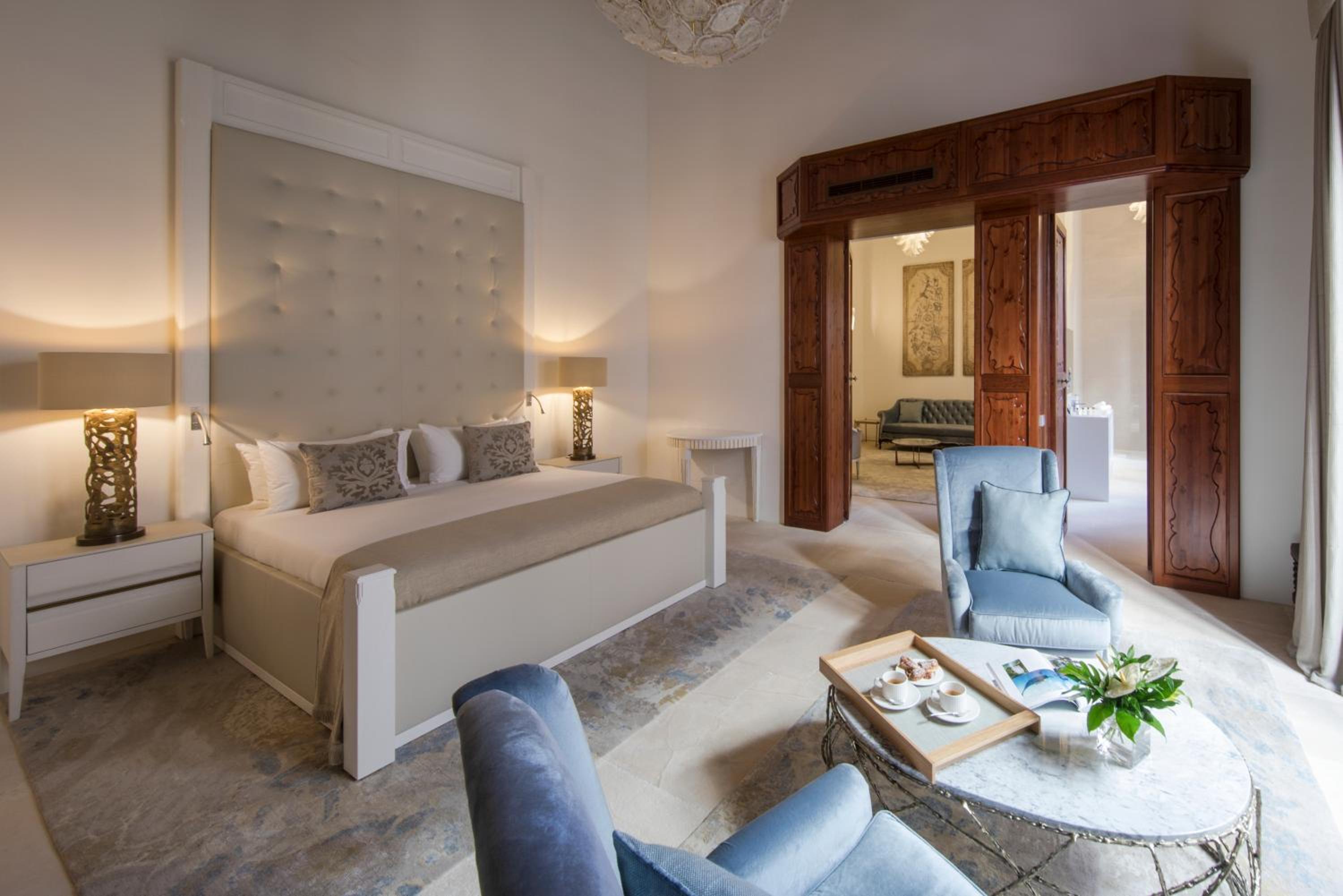 Superior Suite - Photo 14