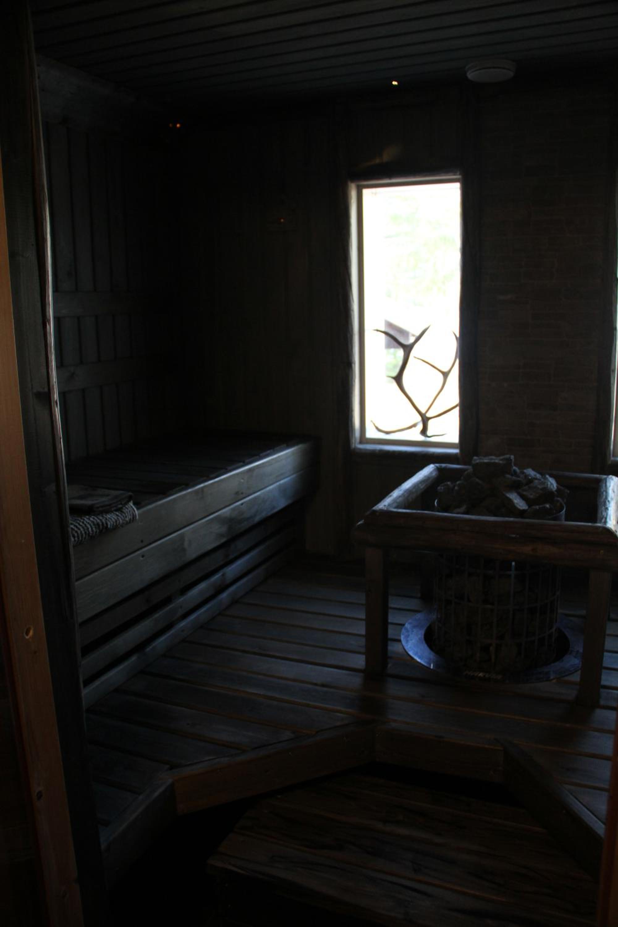 Standard Family Room with Shared Bathroom photo 3