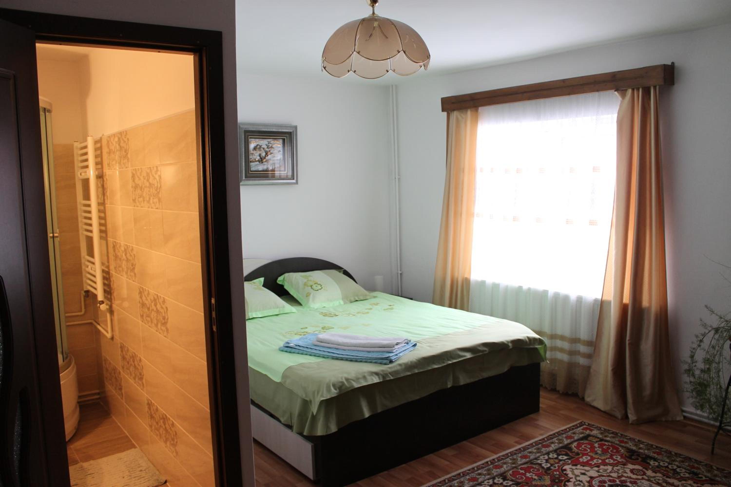 Double Room with Private Bathroom photo 2