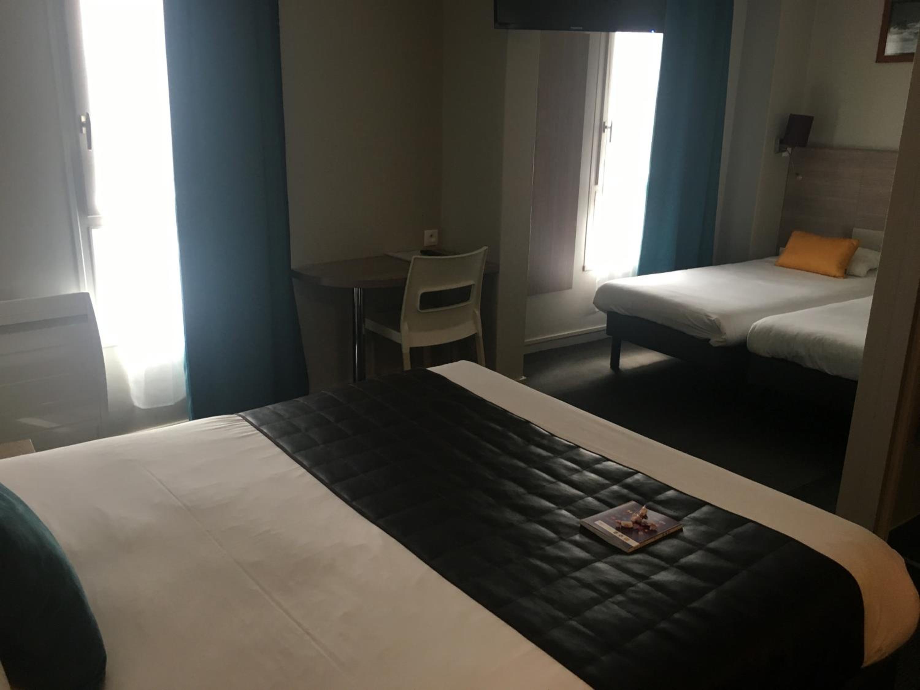 Quadruple Room - Photo 4