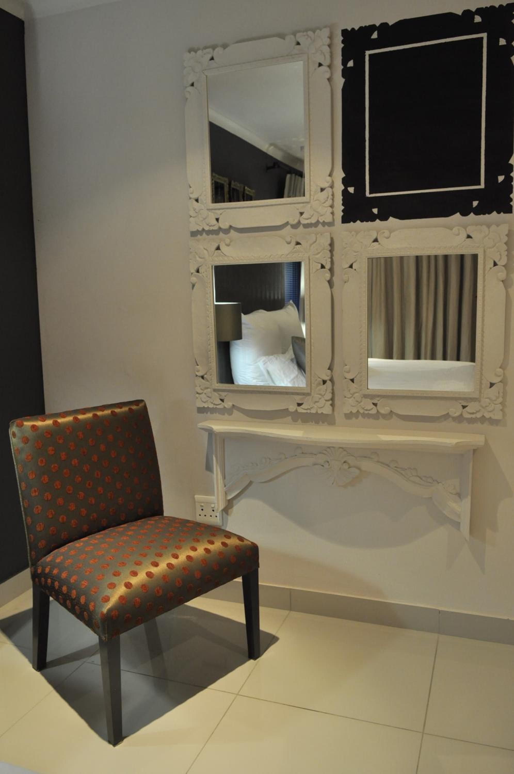 Deluxe Double Room with Bath - Photo 7