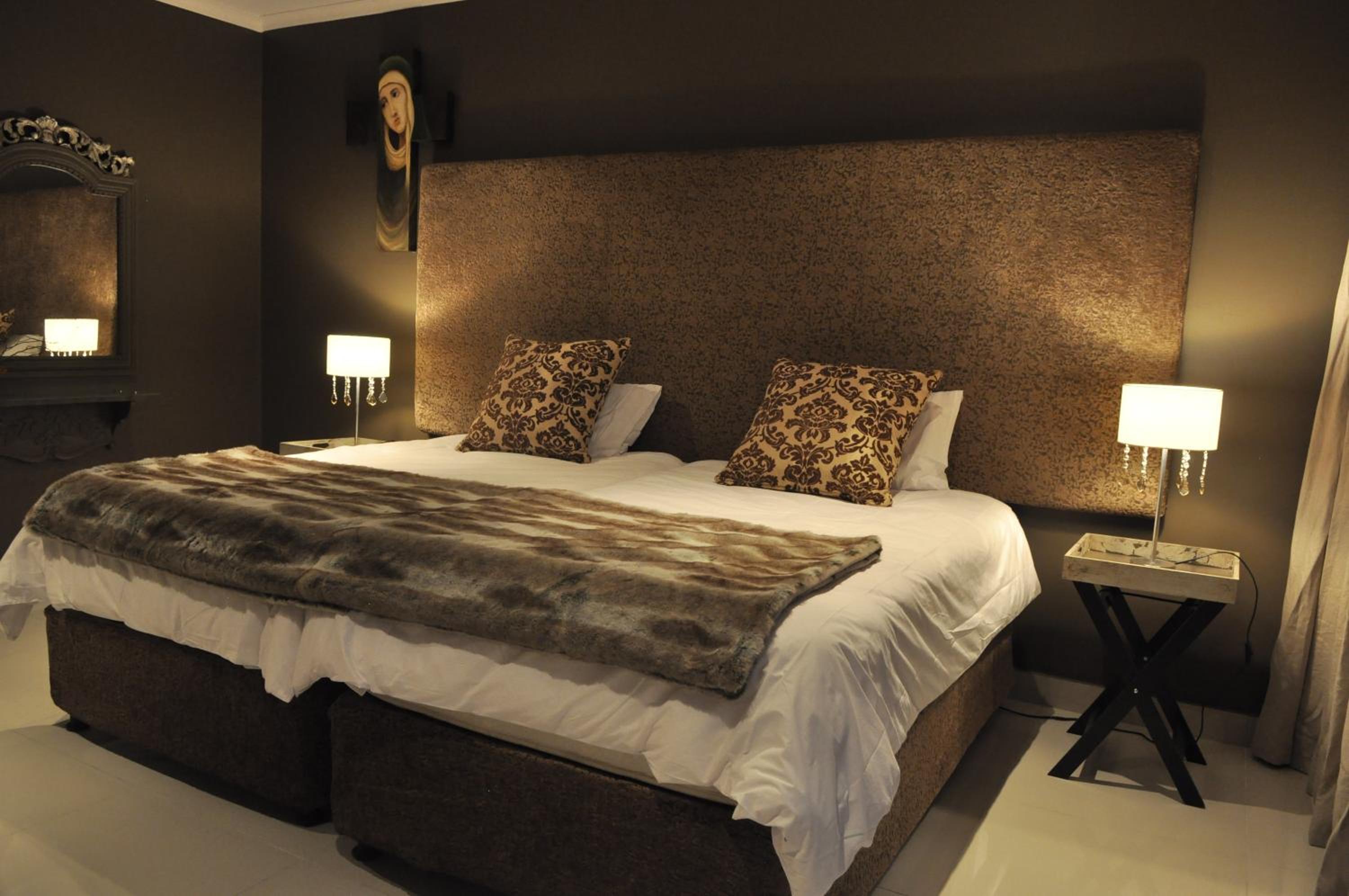 Superior Double or Twin Room with Pool View - Photo 3