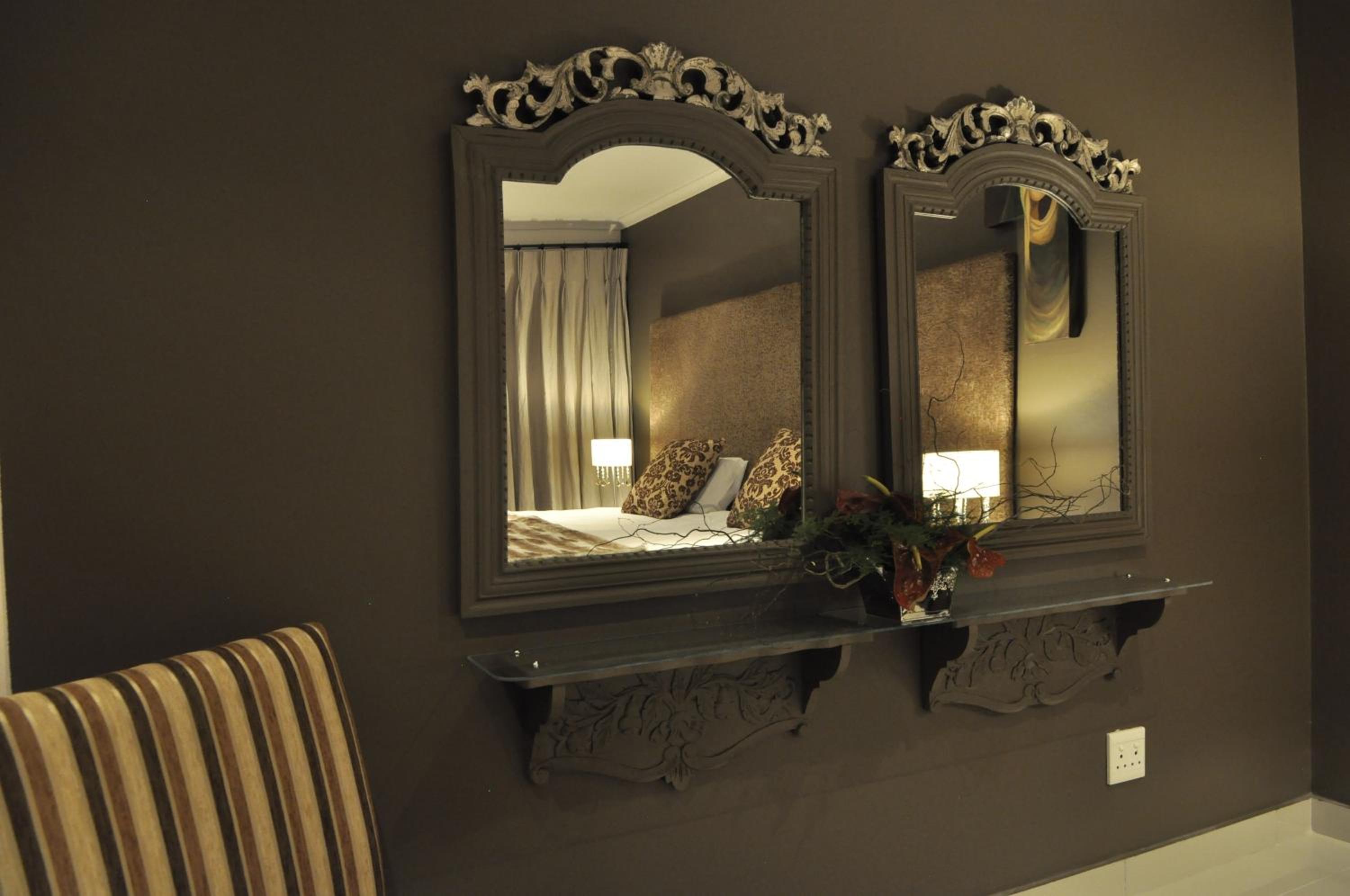 Superior Double or Twin Room with Pool View - Photo 5