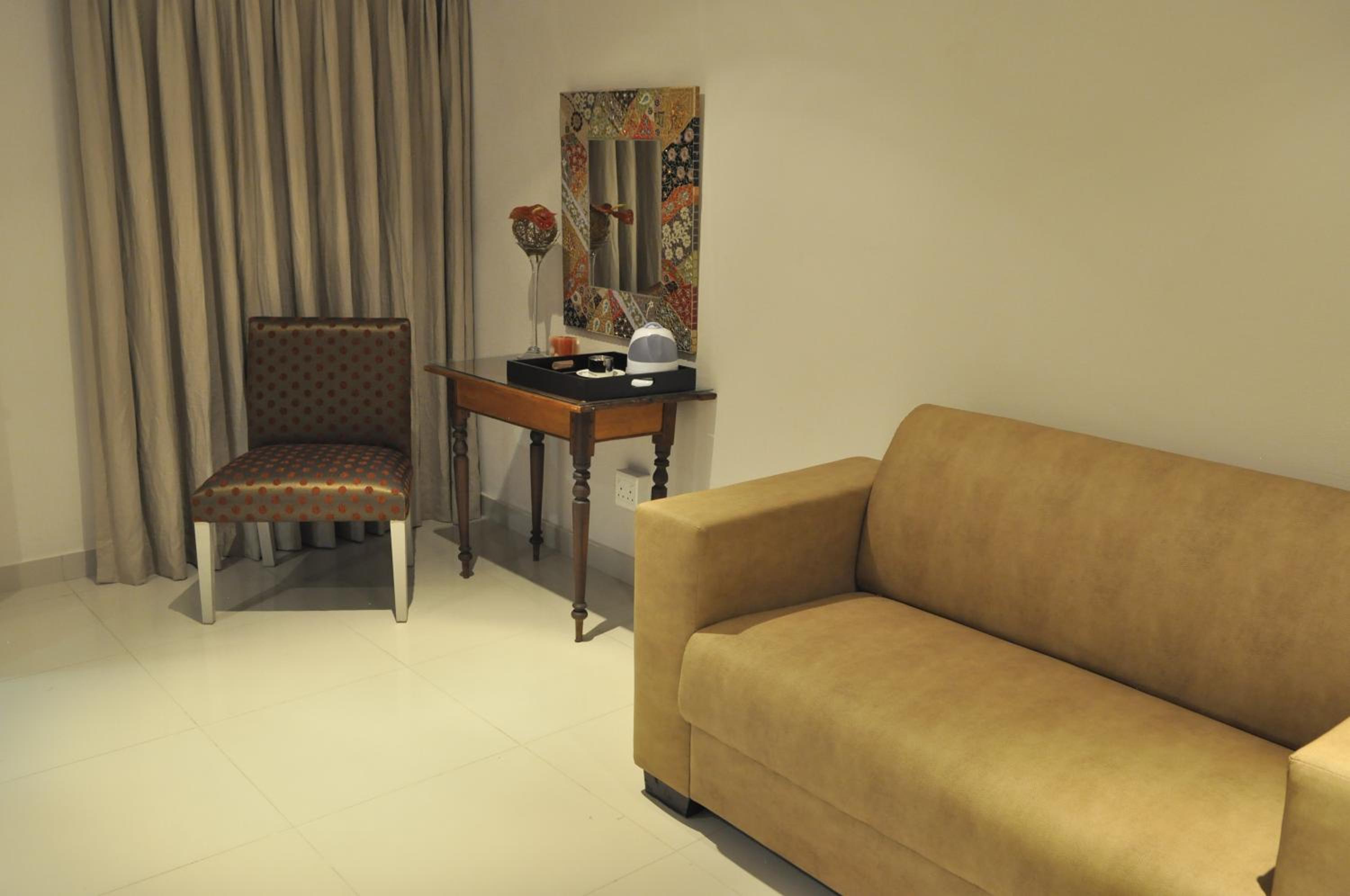 Standard Queen Room - Photo 5