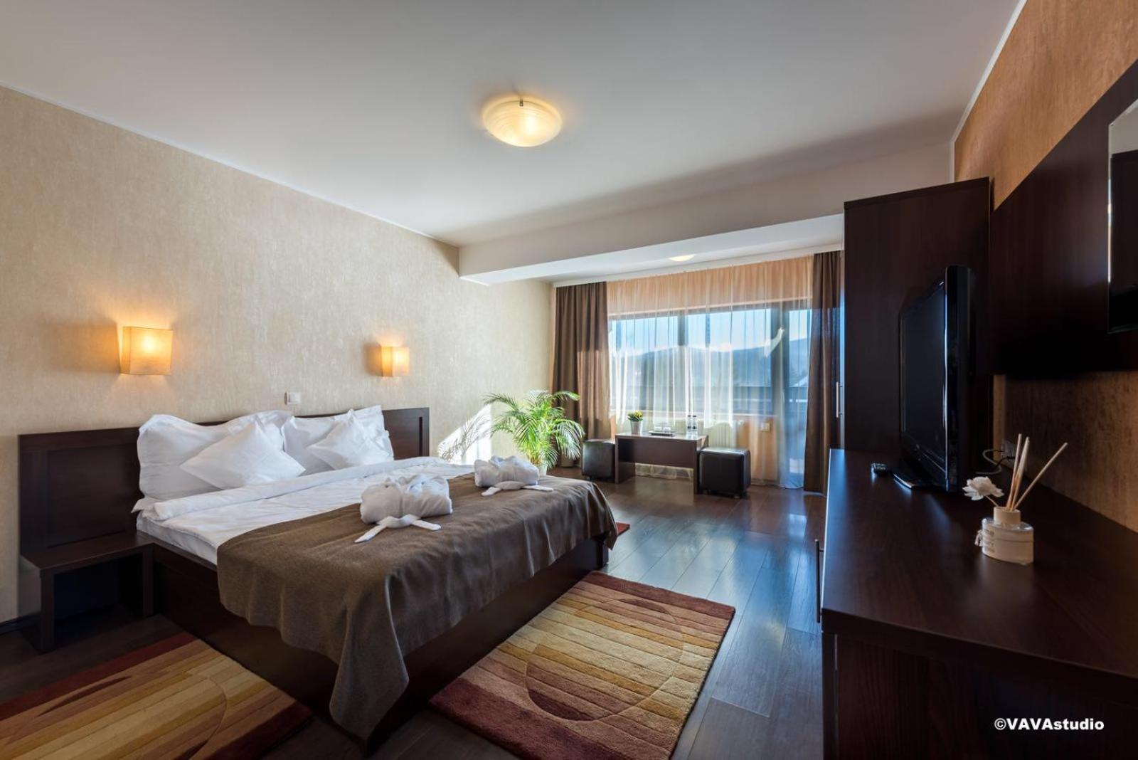 Deluxe Room - Photo 13