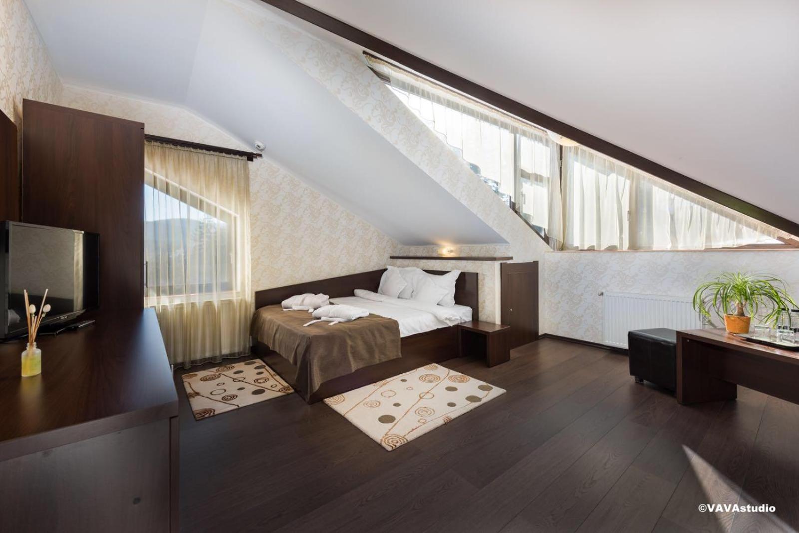 Deluxe Room - Photo 14