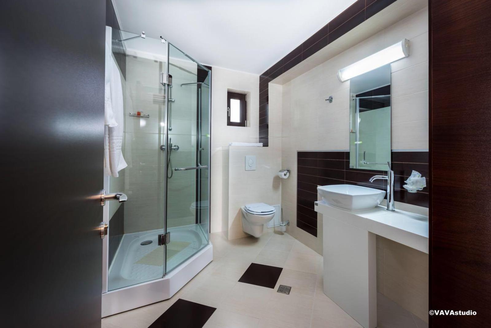 Deluxe Room - Photo 10
