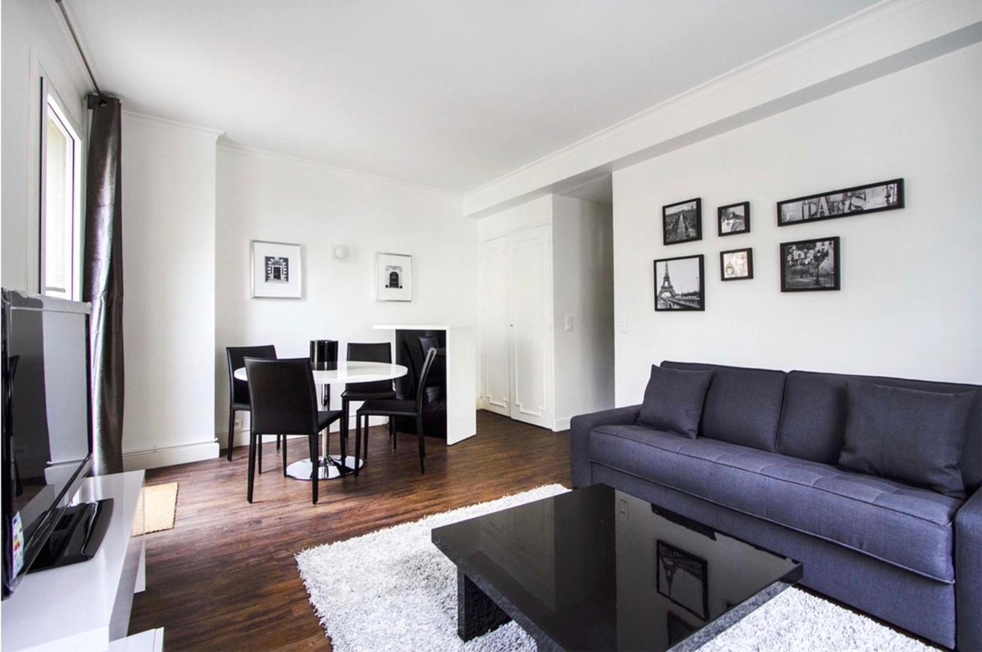 Apartment with Terrace photo 2