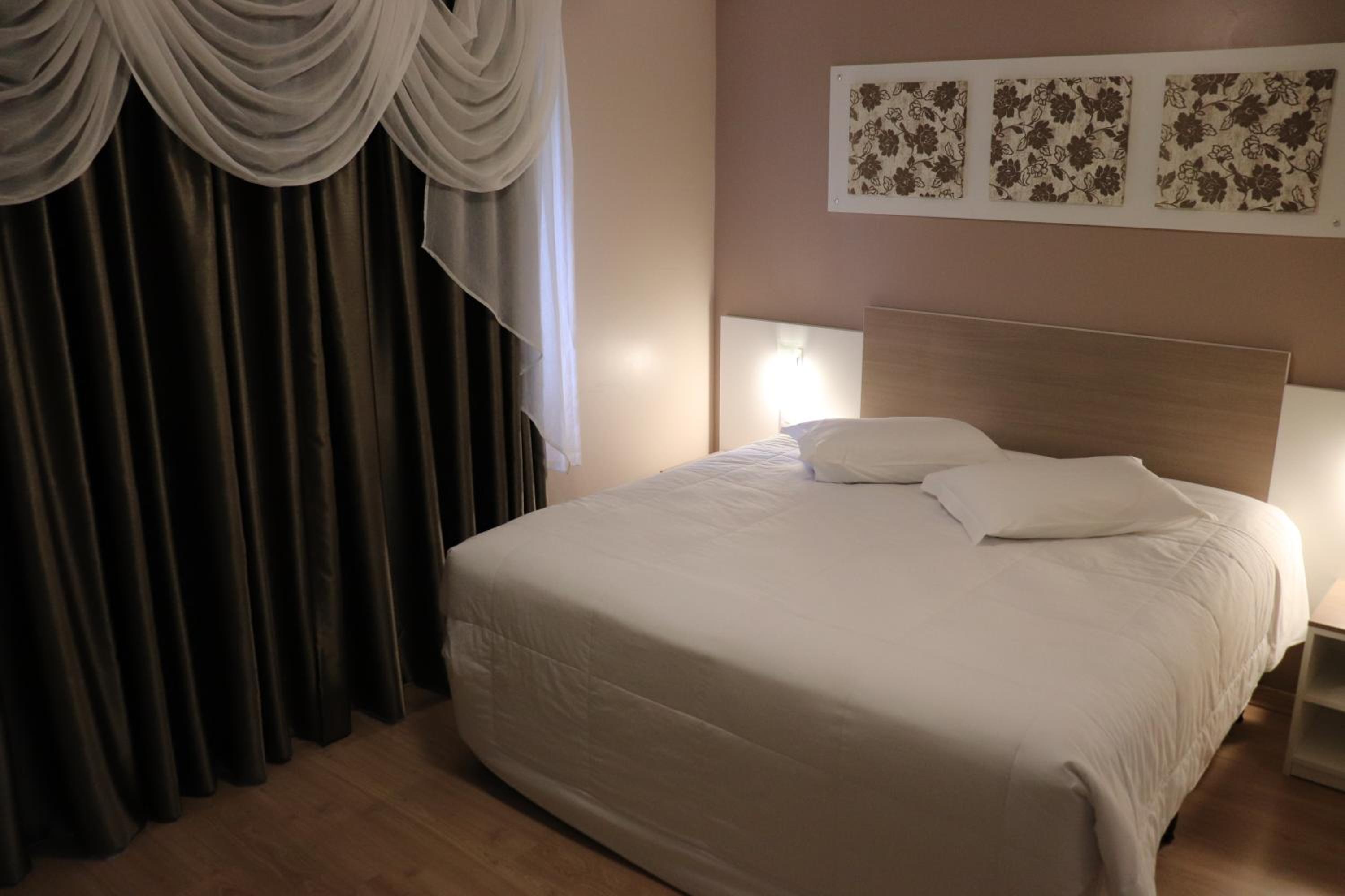Standard Double Room photo 3