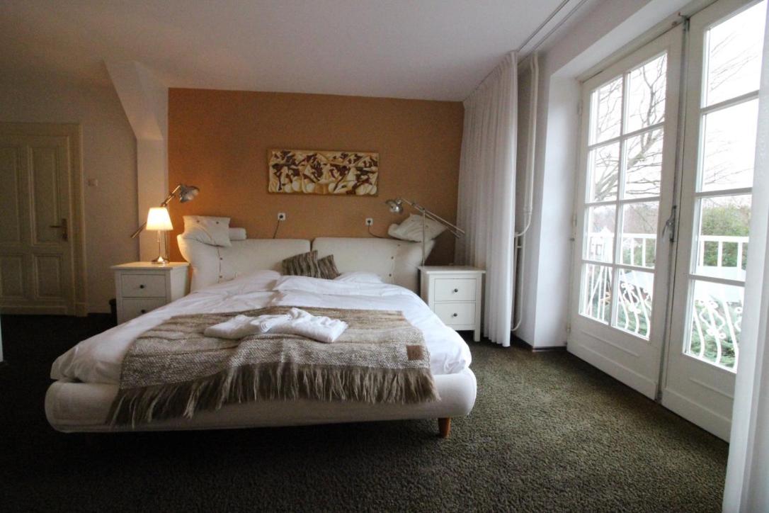 Deluxe King Room photo 2