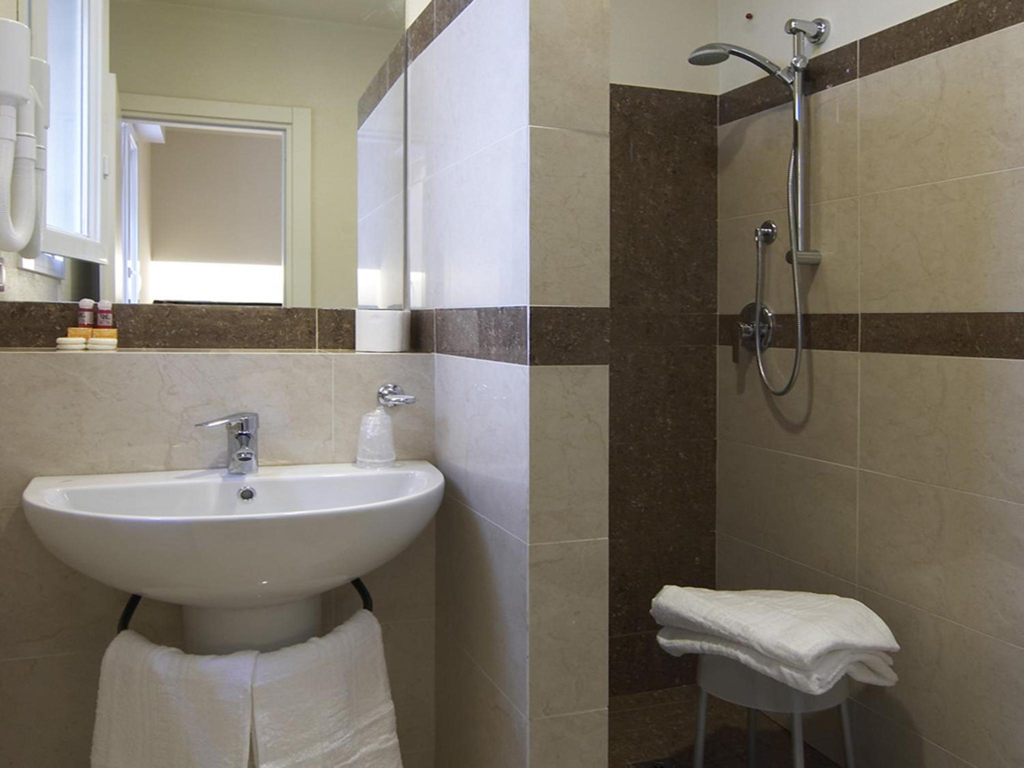 Classic Double Room - Photo 4