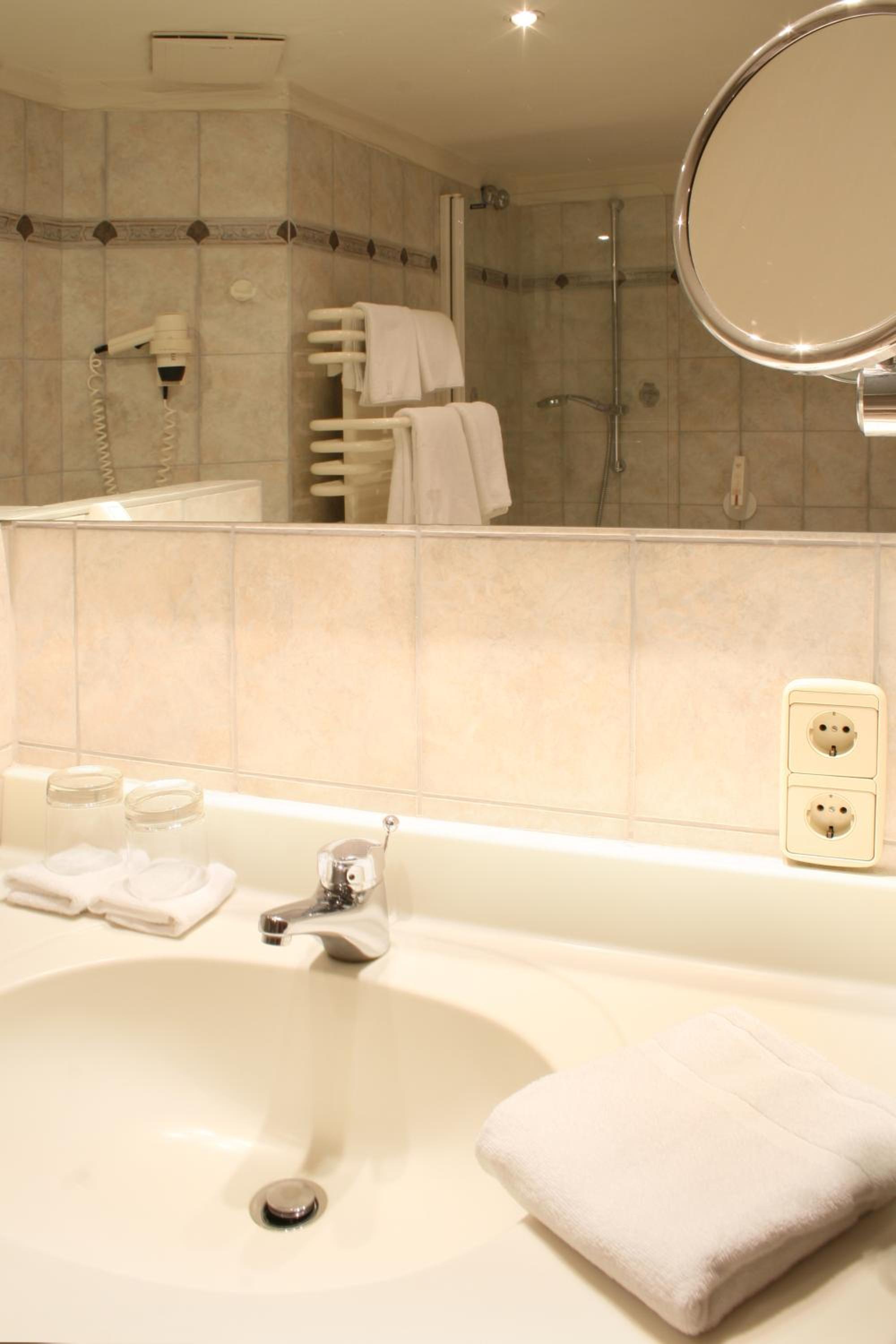 Doppelzimmer Teilweise mit Balkon - Photo 3