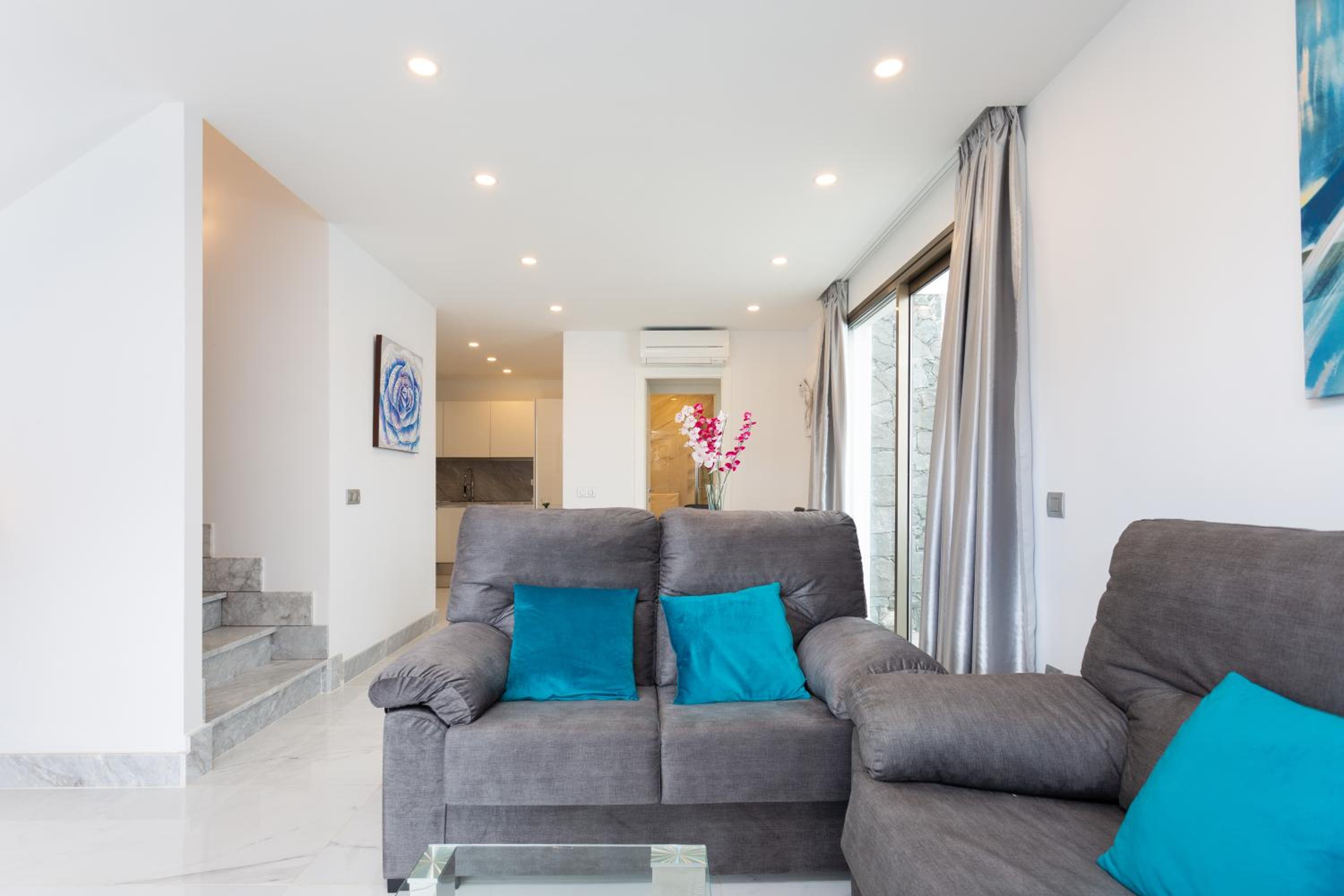 Three-Bedroom Villa photo 2