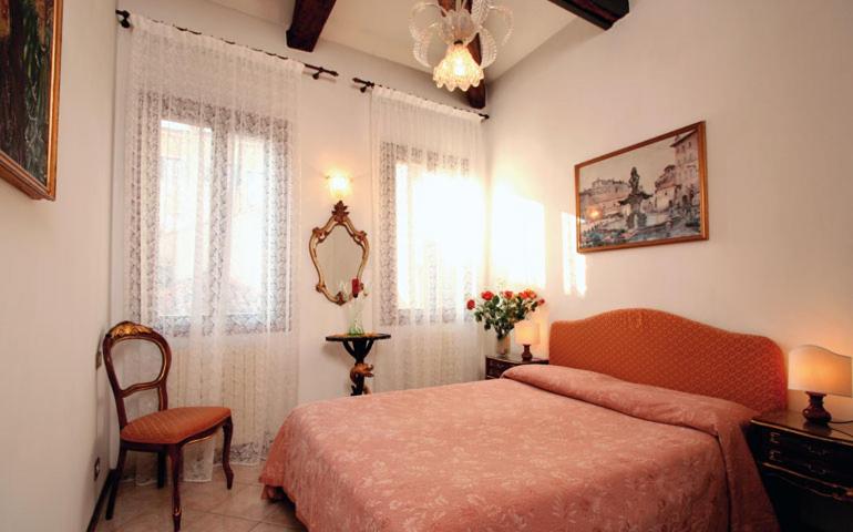 Economy Double or Twin Room photo 2