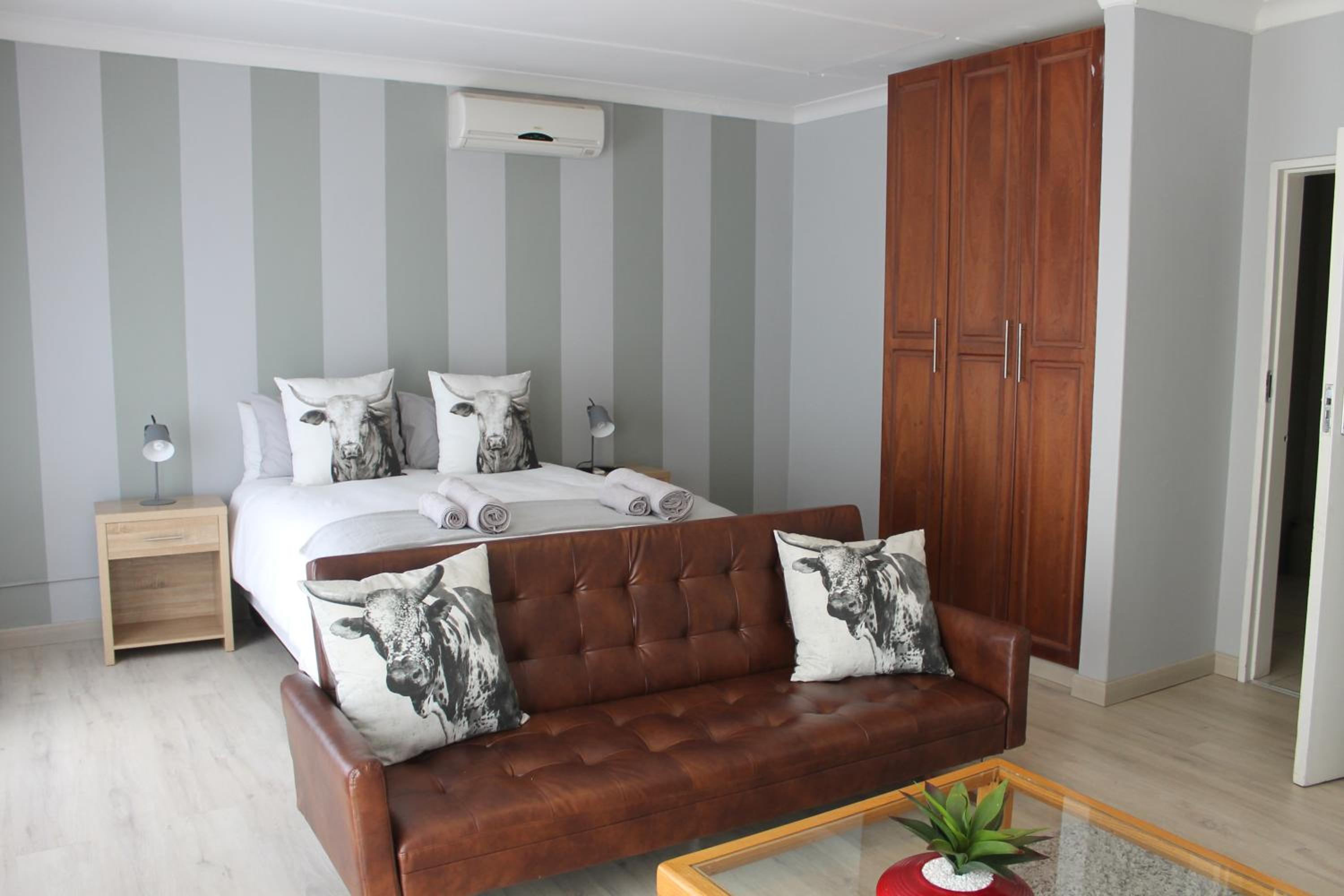 Standard Family Room - Photo 1