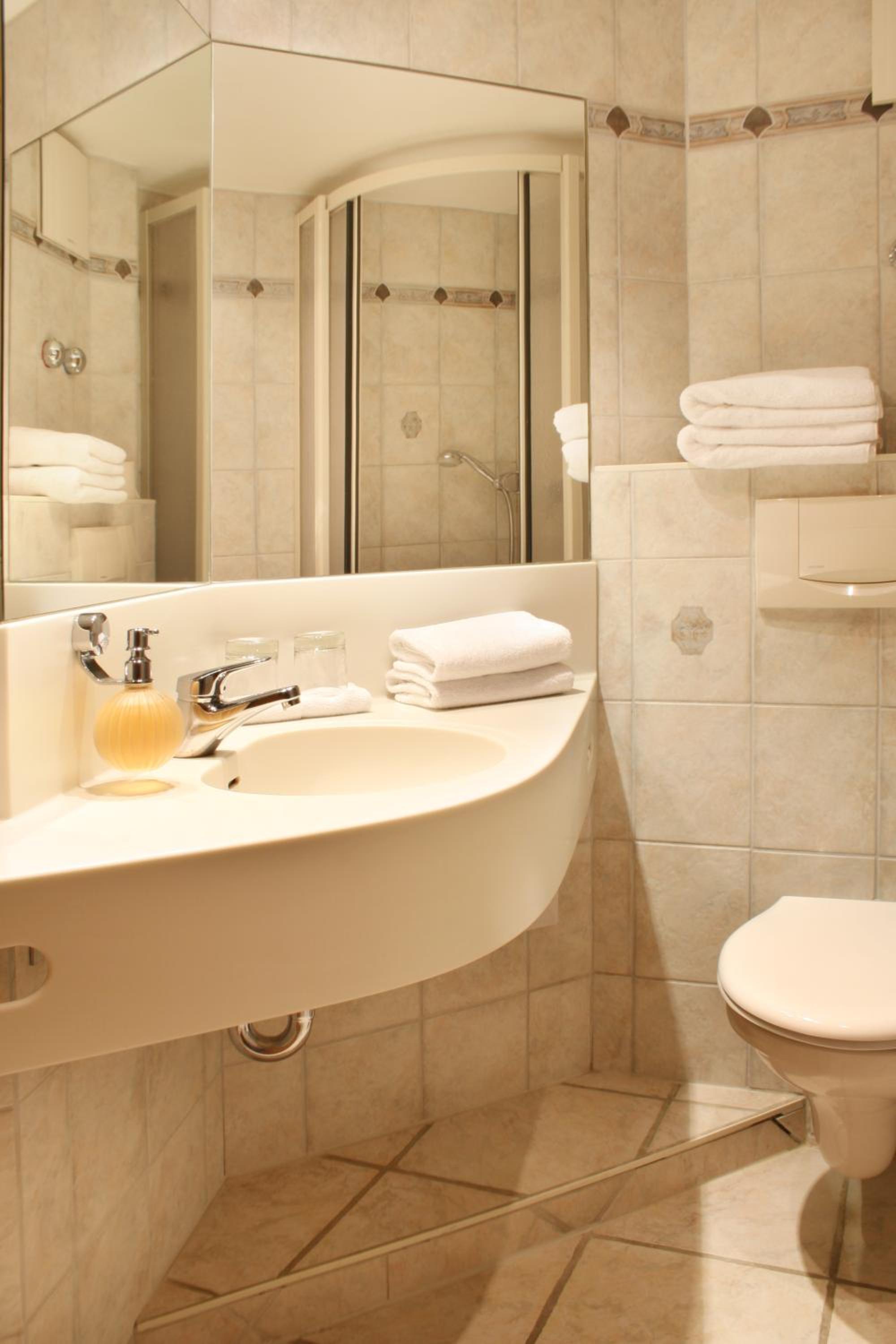 Doppelzimmer Teilweise mit Balkon - Photo 2