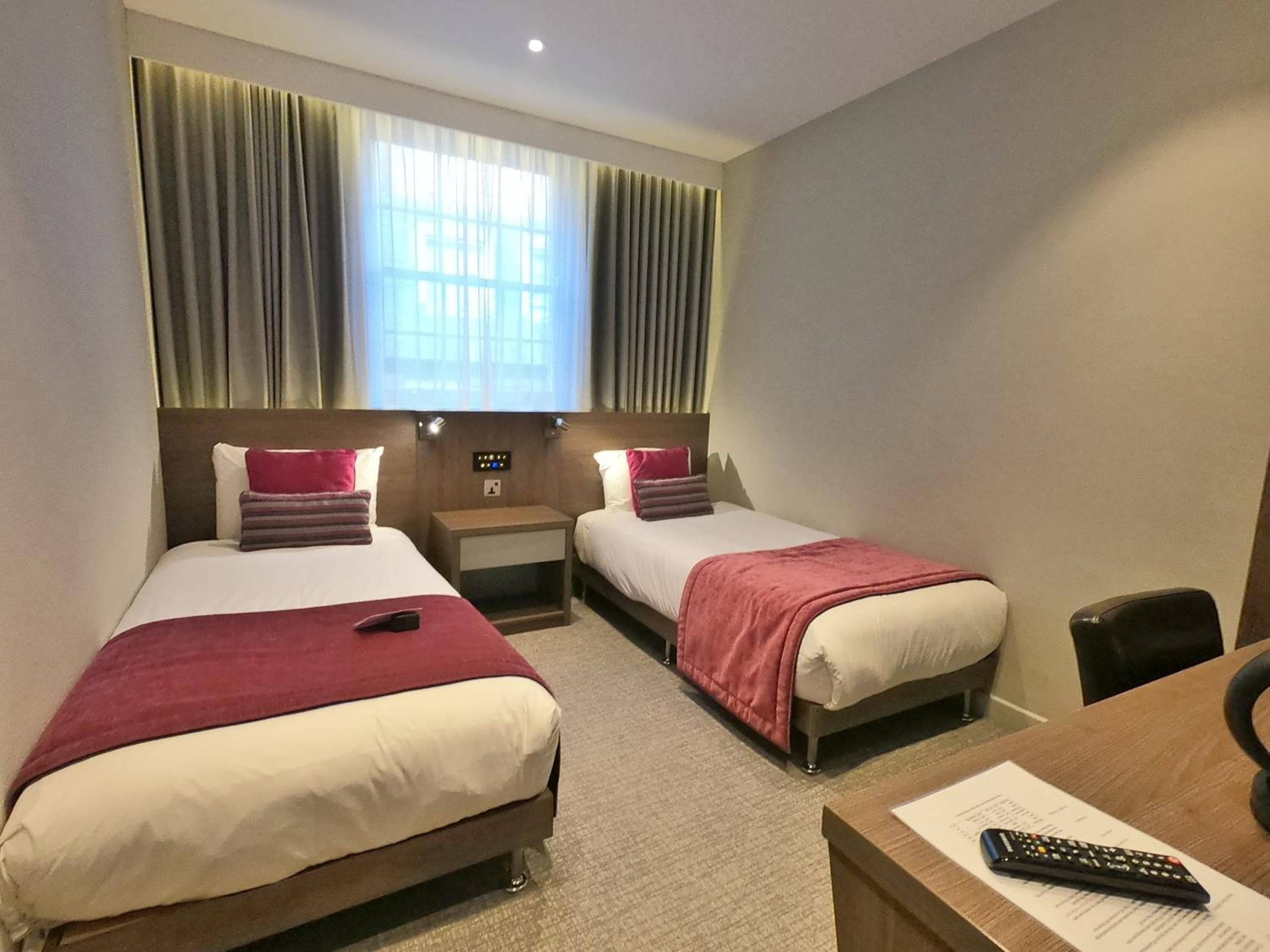 Standard Twin Room - Non-Smoking