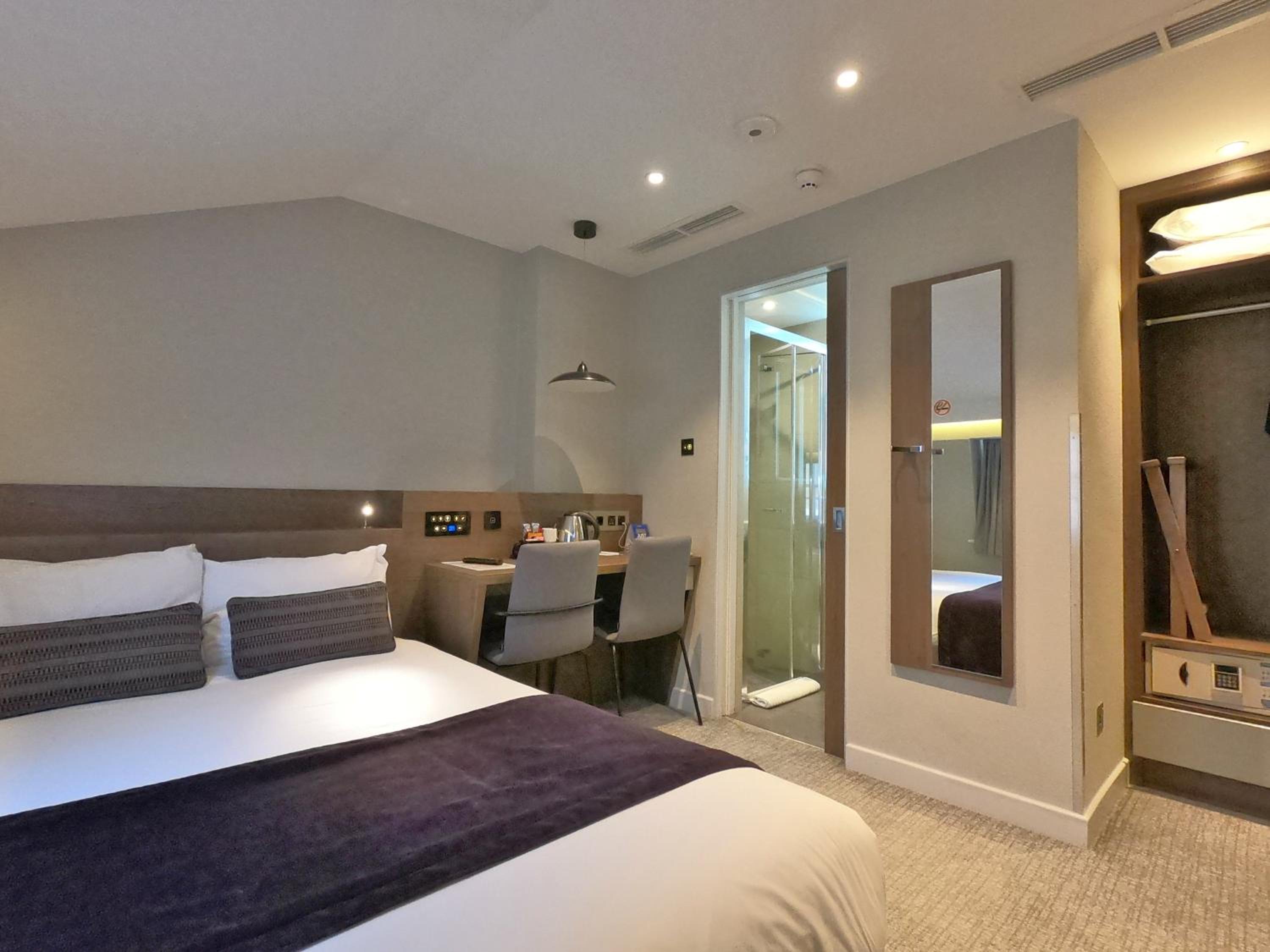 Cozy Double Room - Non-Smoking photo 3