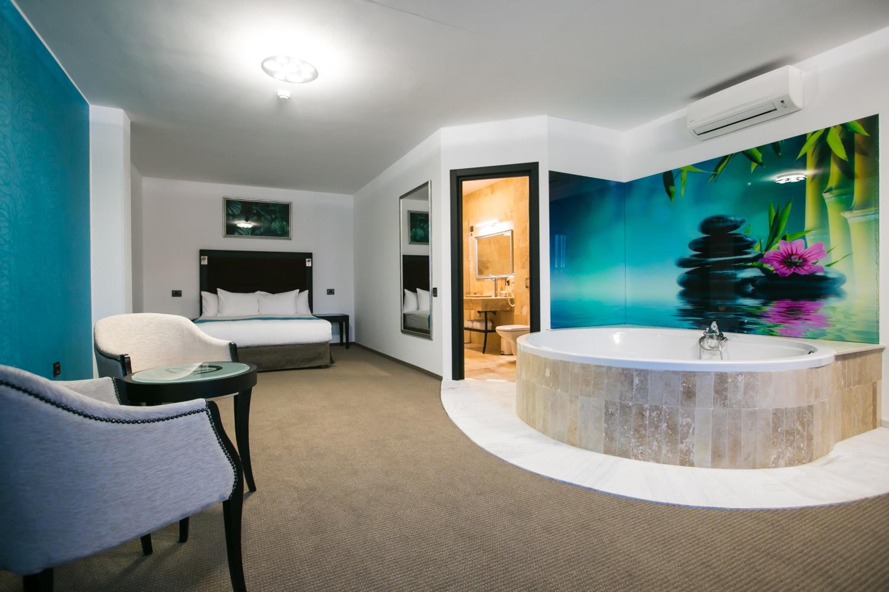 Deluxe Double Room with Pool Access Included photo 2