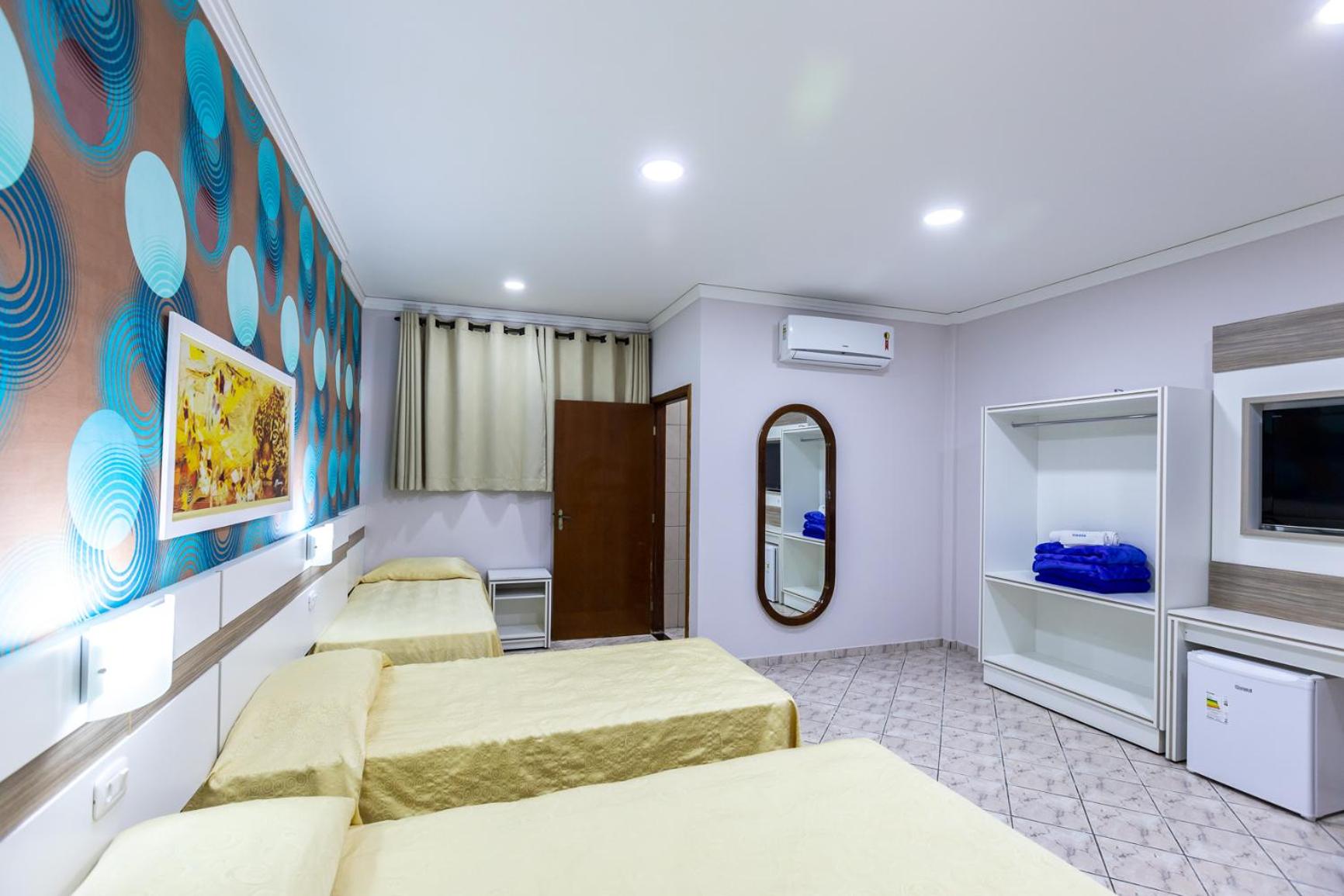Family Room with Bathroom photo 2