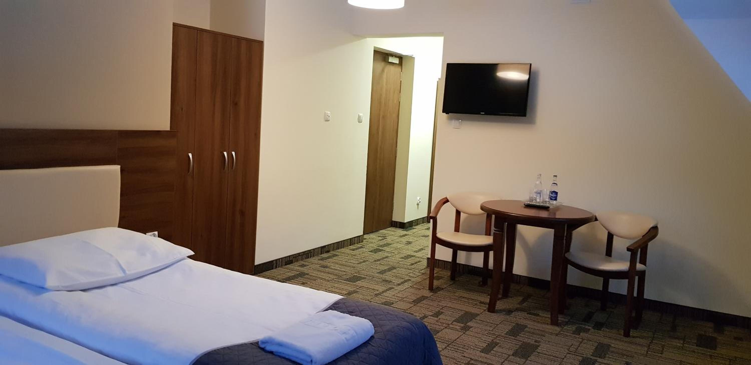 Double or Twin Room photo 3