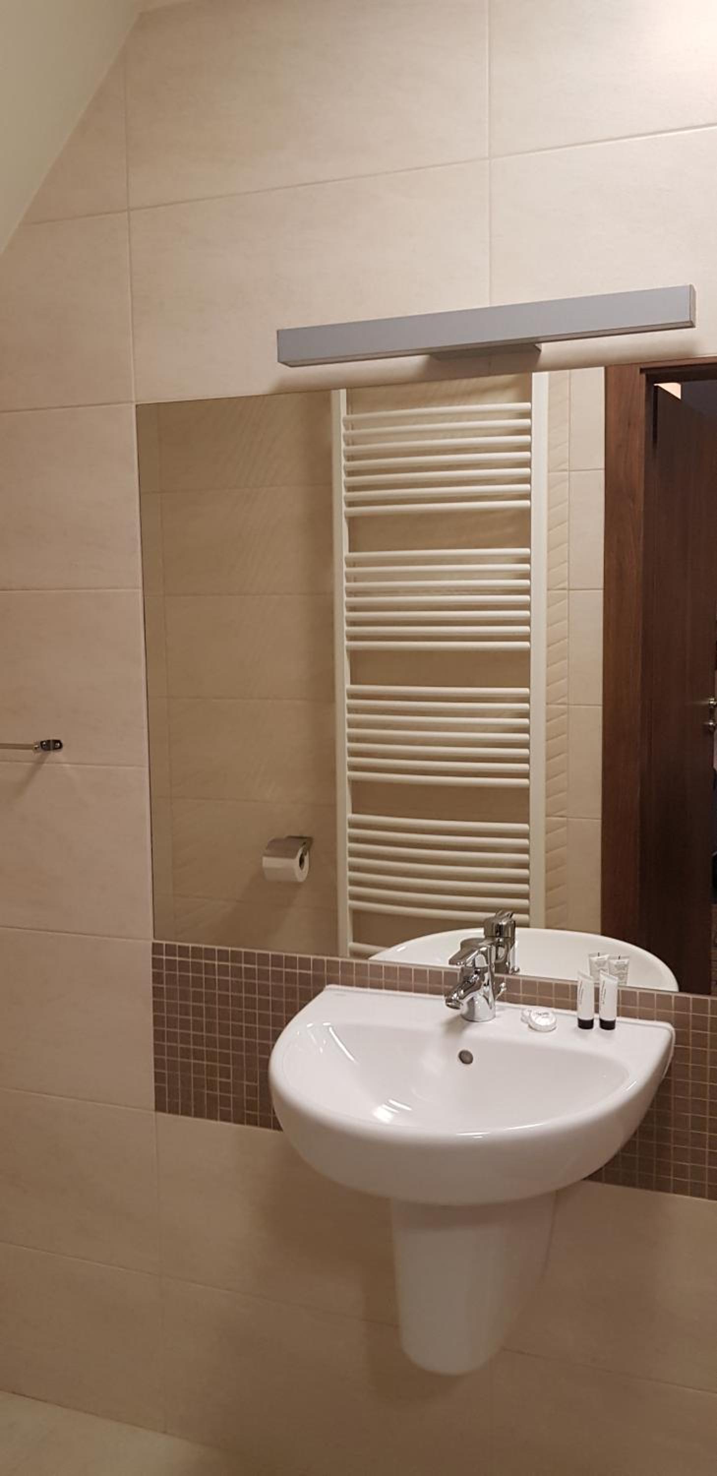 Double or Twin Room photo 2