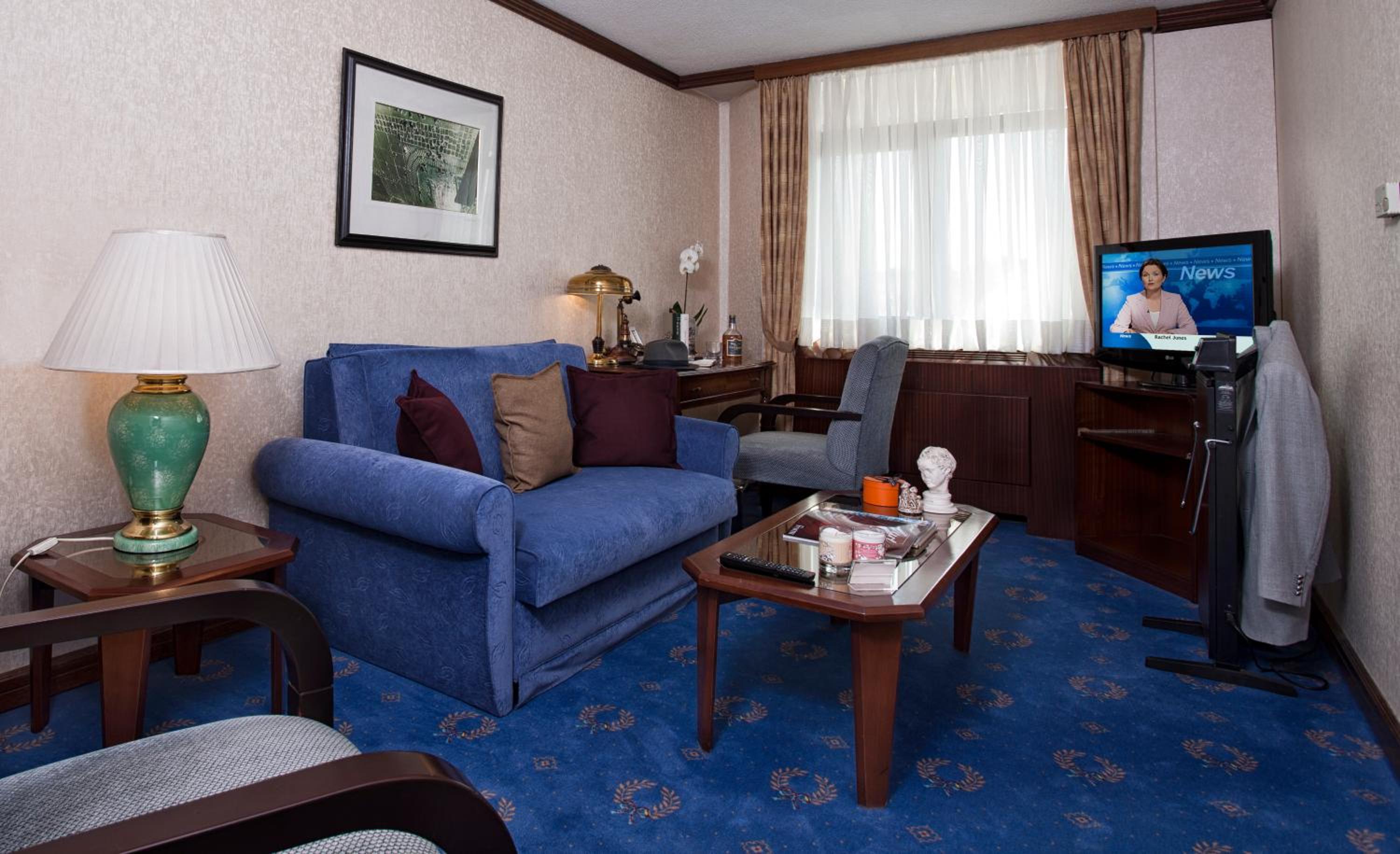 Suite - Photo 3