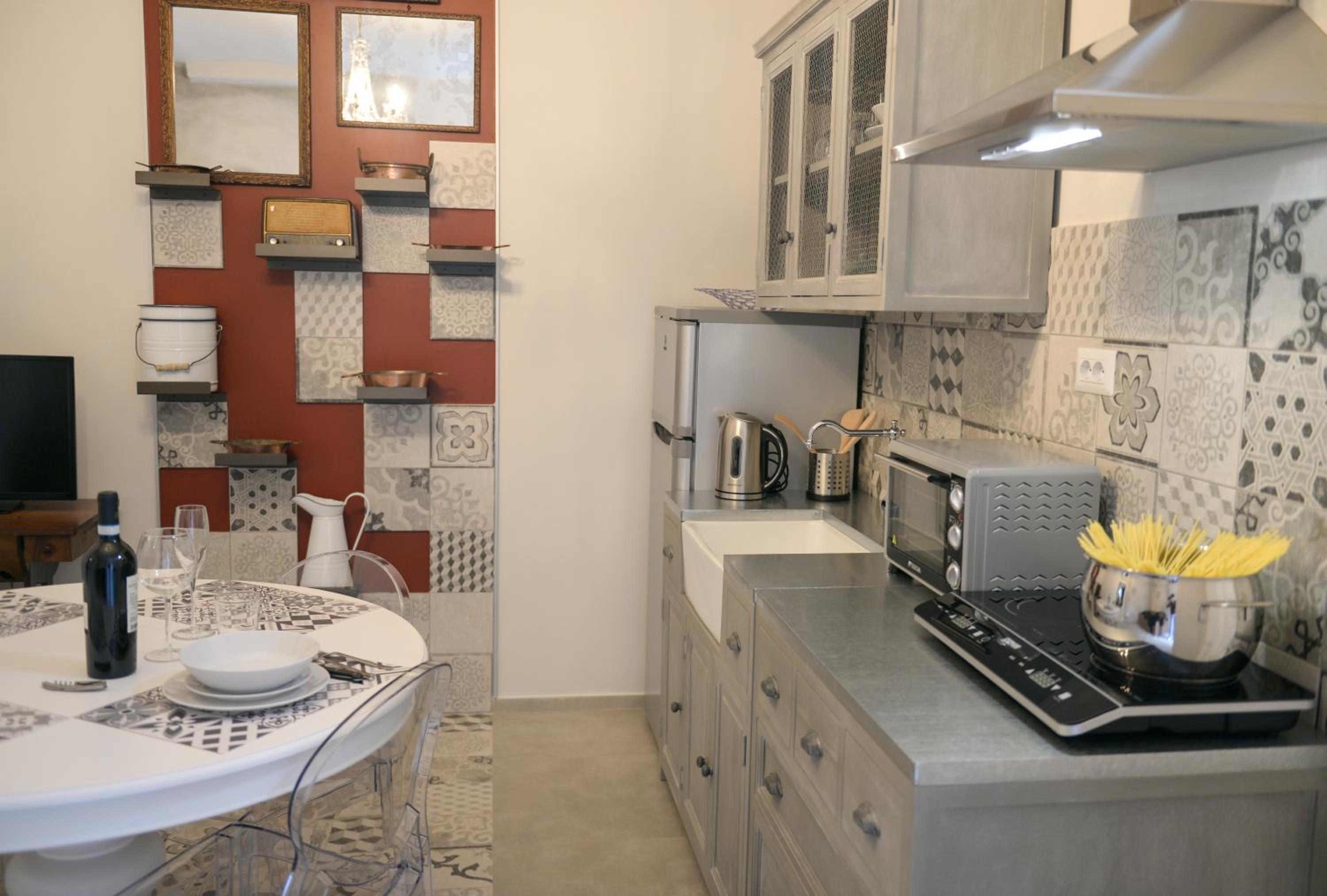One-Bedroom House - Photo 15