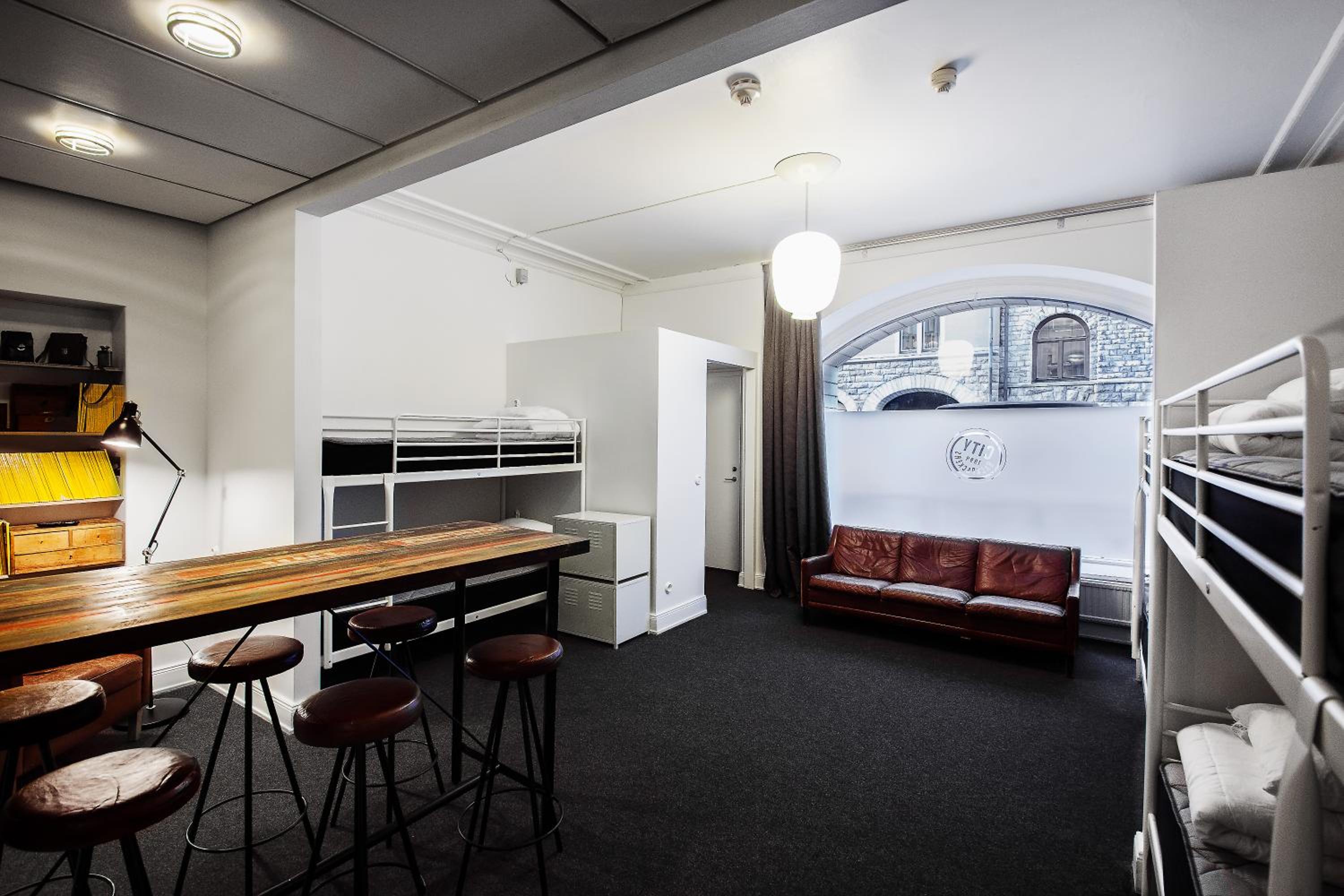 Superior Apartment thumbnail 6