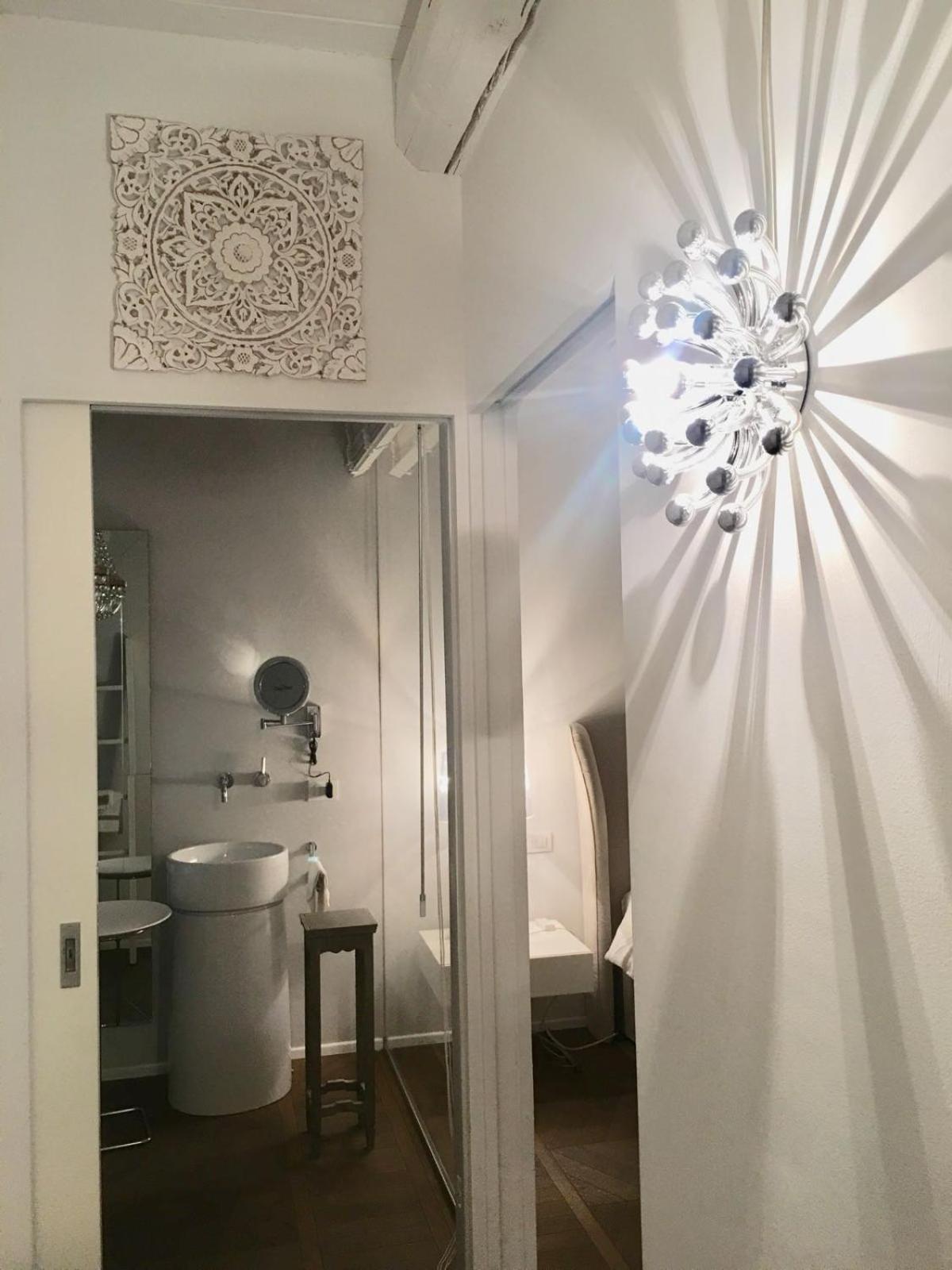 Deluxe Suite with Spa Bath photo 3
