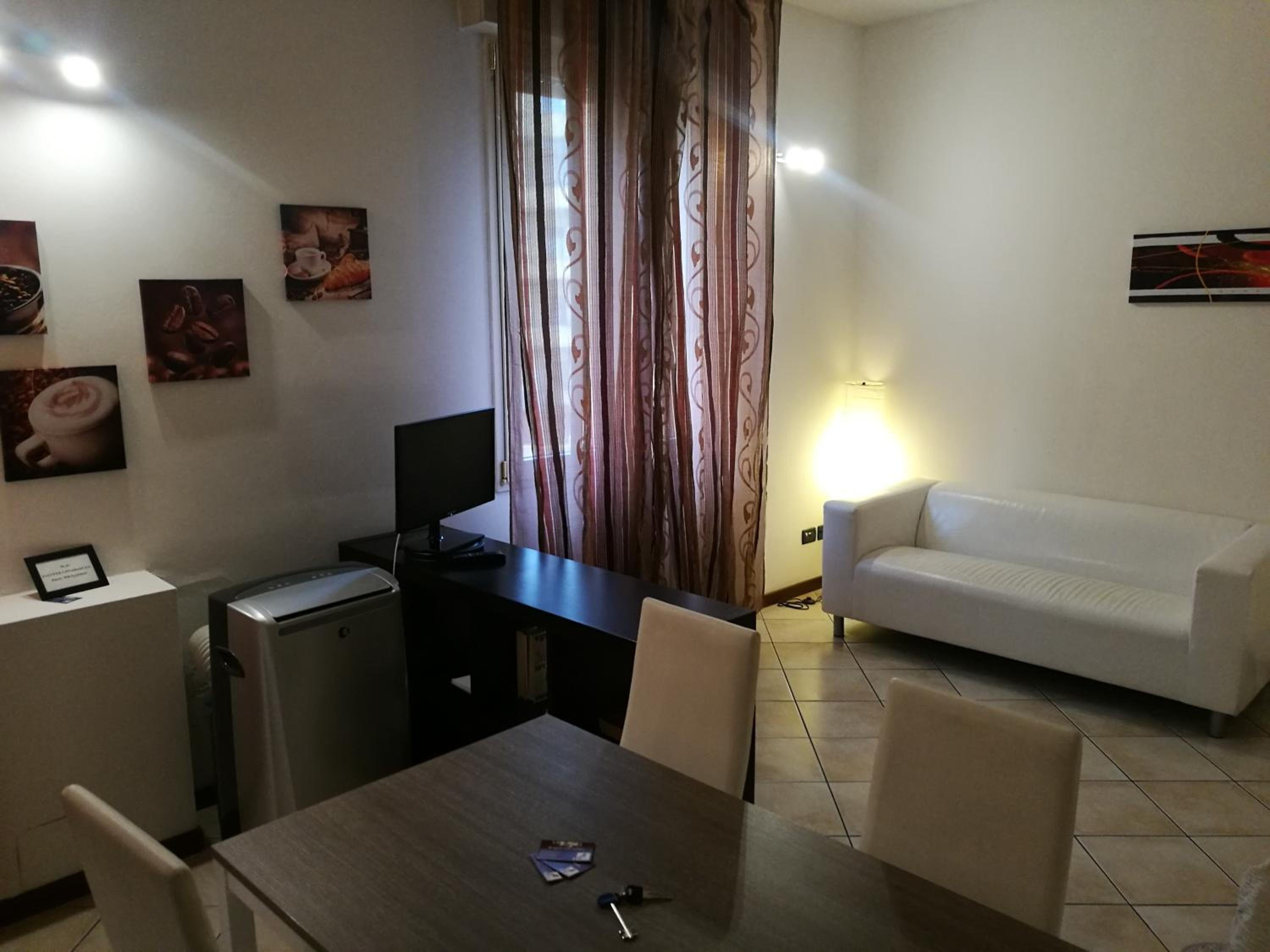 Deluxe Studio