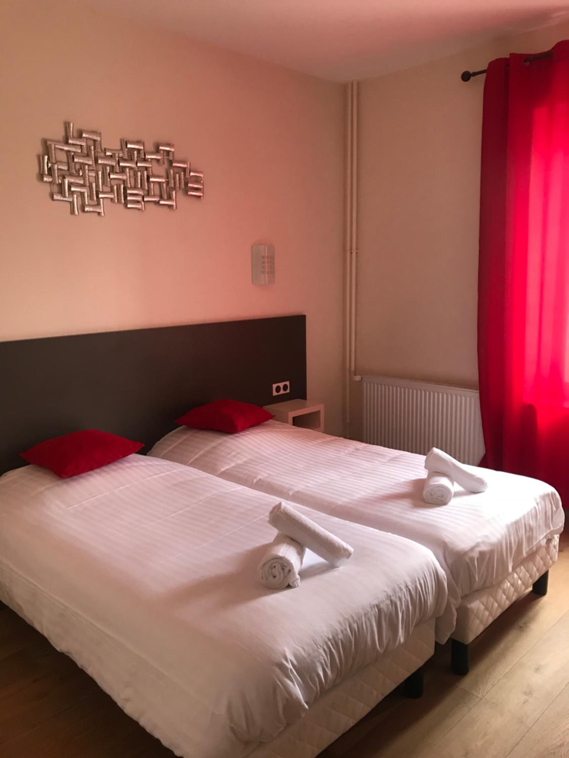 Twin Room - Photo 1