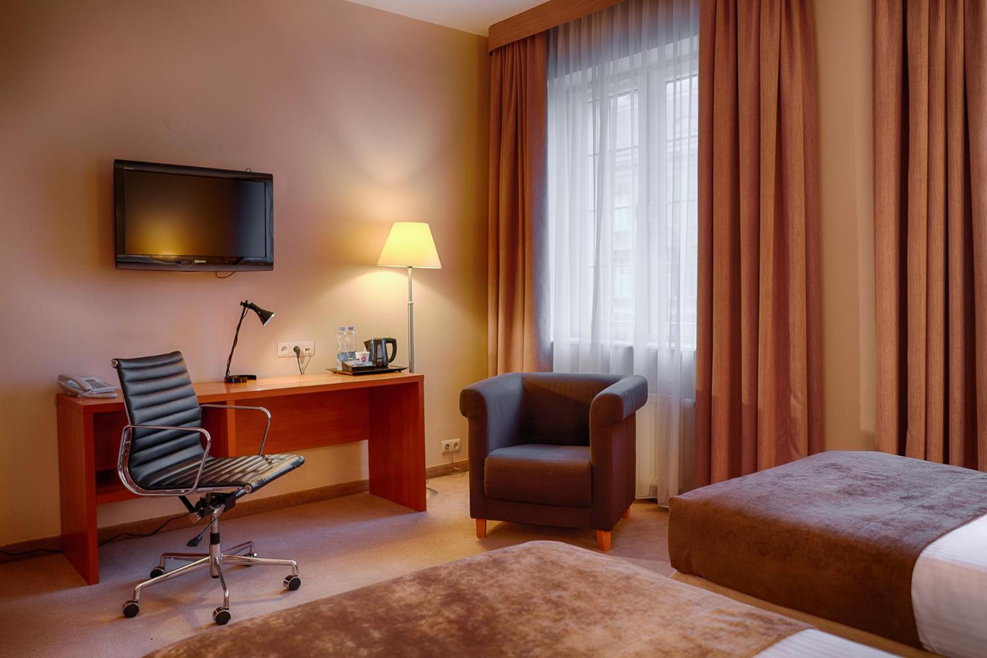 Twin Room - Photo 3