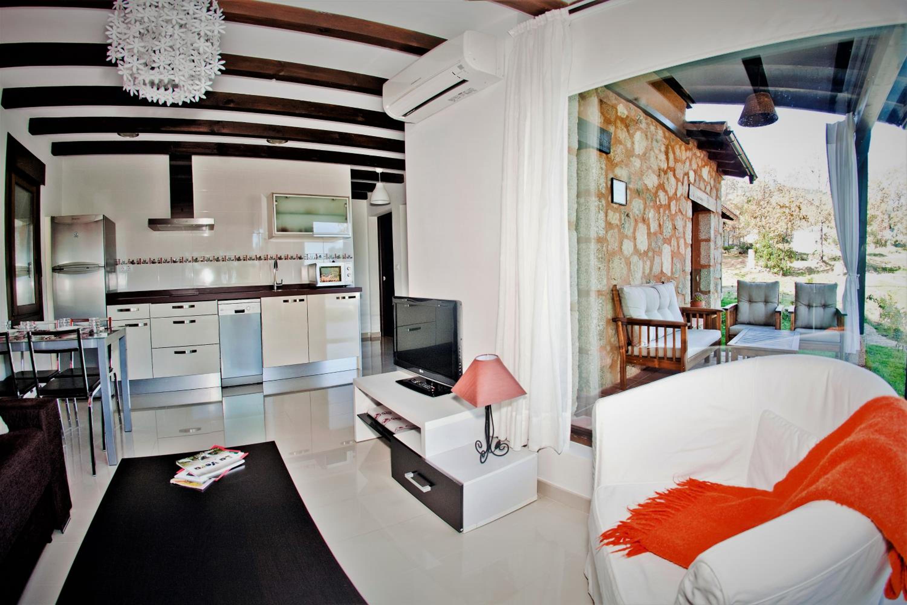 Two-Bedroom Apartment - Photo 6